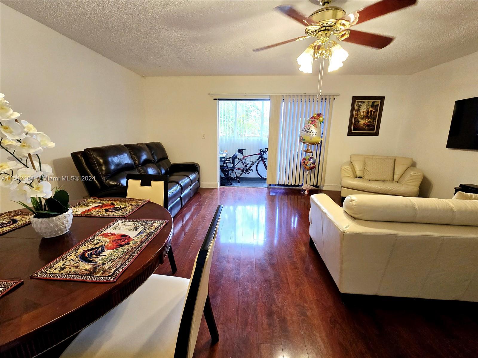 Living area facing flex space