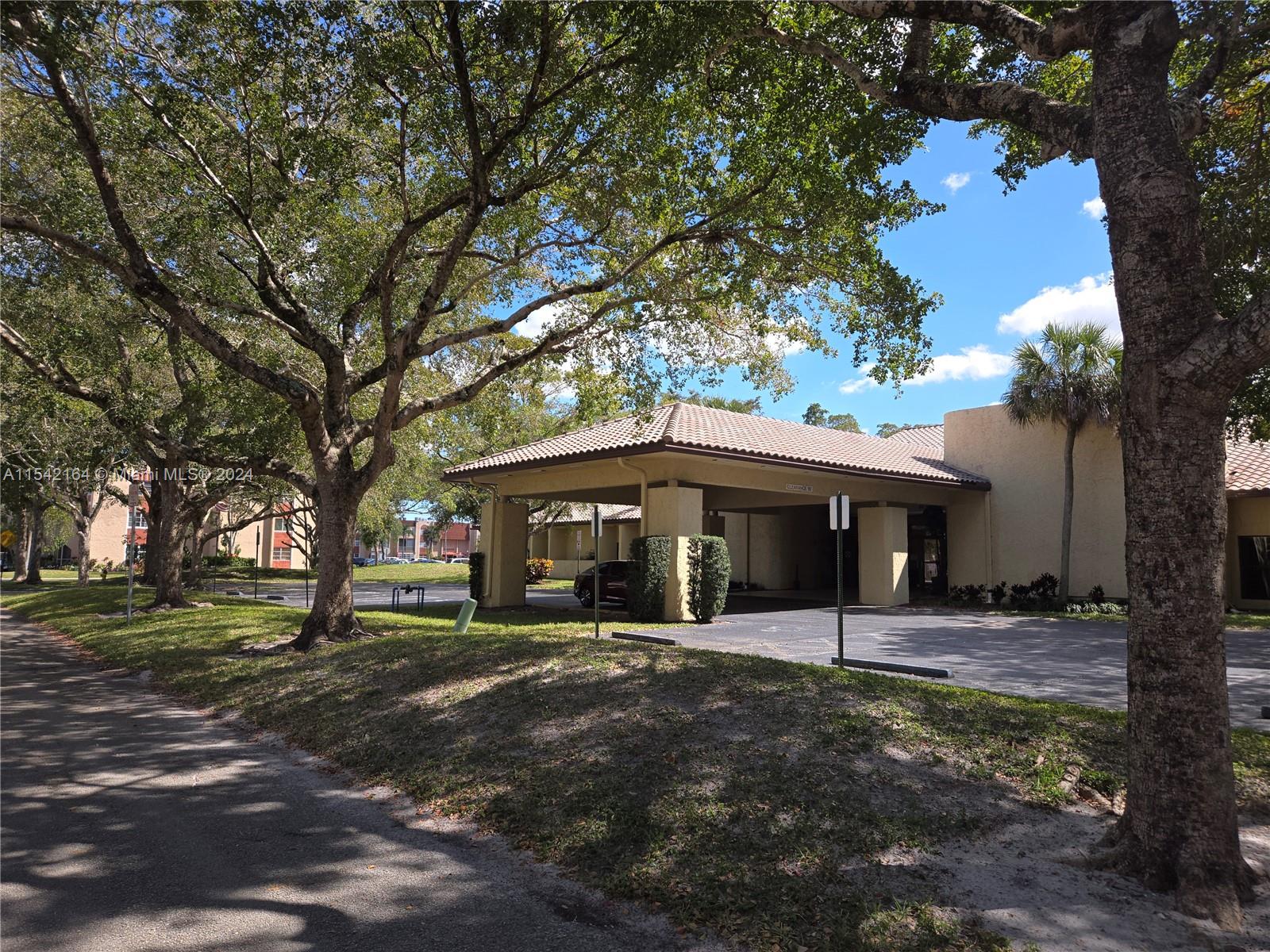 8260 SW 24th St 6110, North Lauderdale, Florida 33068, 1 Bedroom Bedrooms, ,1 BathroomBathrooms,Residential,For Sale,8260 SW 24th St 6110,A11542164