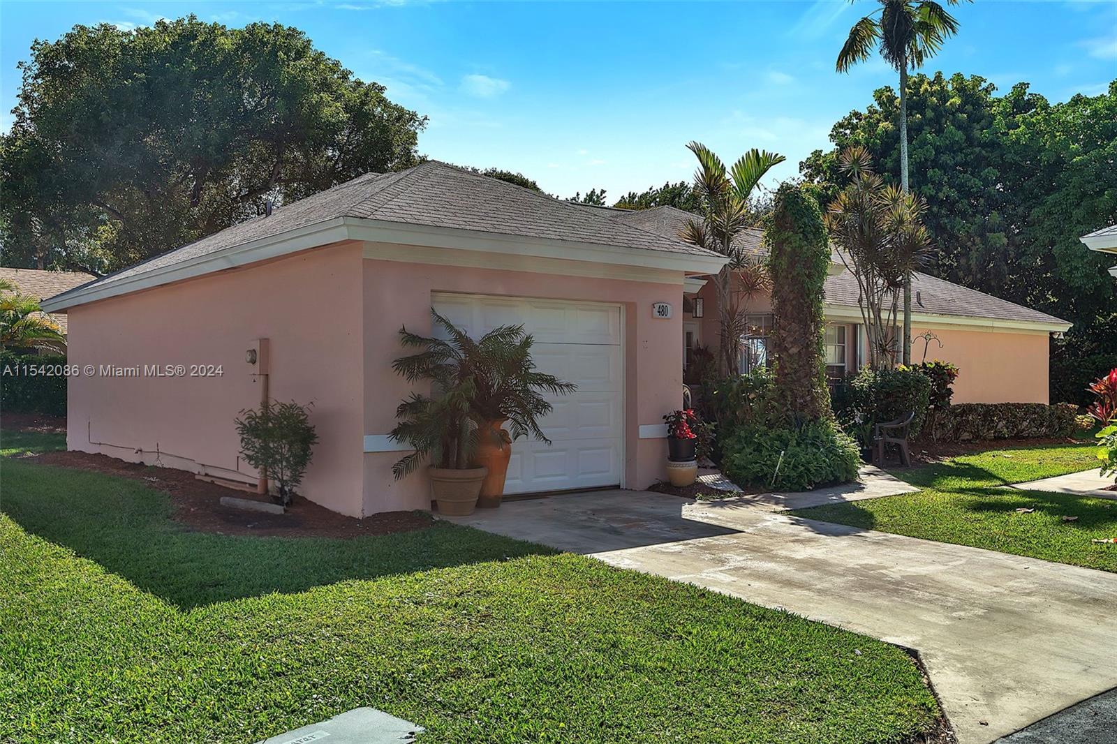 480 SE 20th Ln, Homestead, Florida 33033, 3 Bedrooms Bedrooms, ,2 BathroomsBathrooms,Residential,For Sale,480 SE 20th Ln,A11542086