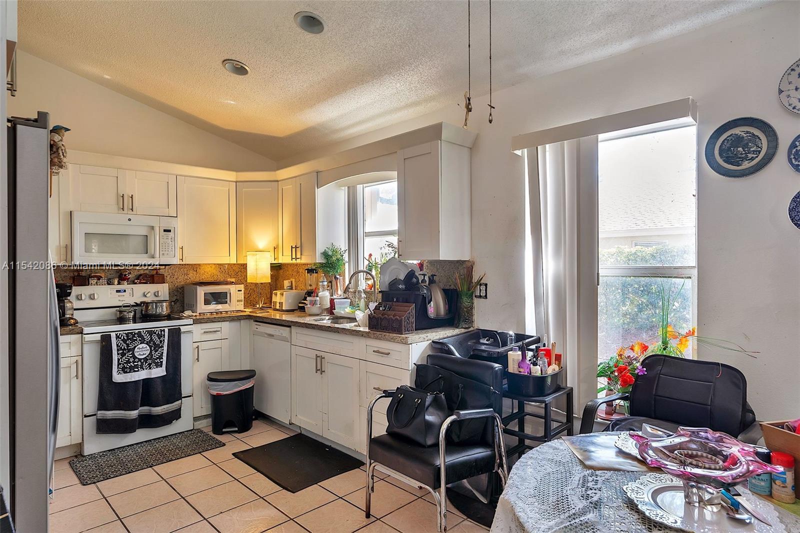 480 SE 20th Ln, Homestead, Florida 33033, 3 Bedrooms Bedrooms, ,2 BathroomsBathrooms,Residential,For Sale,480 SE 20th Ln,A11542086