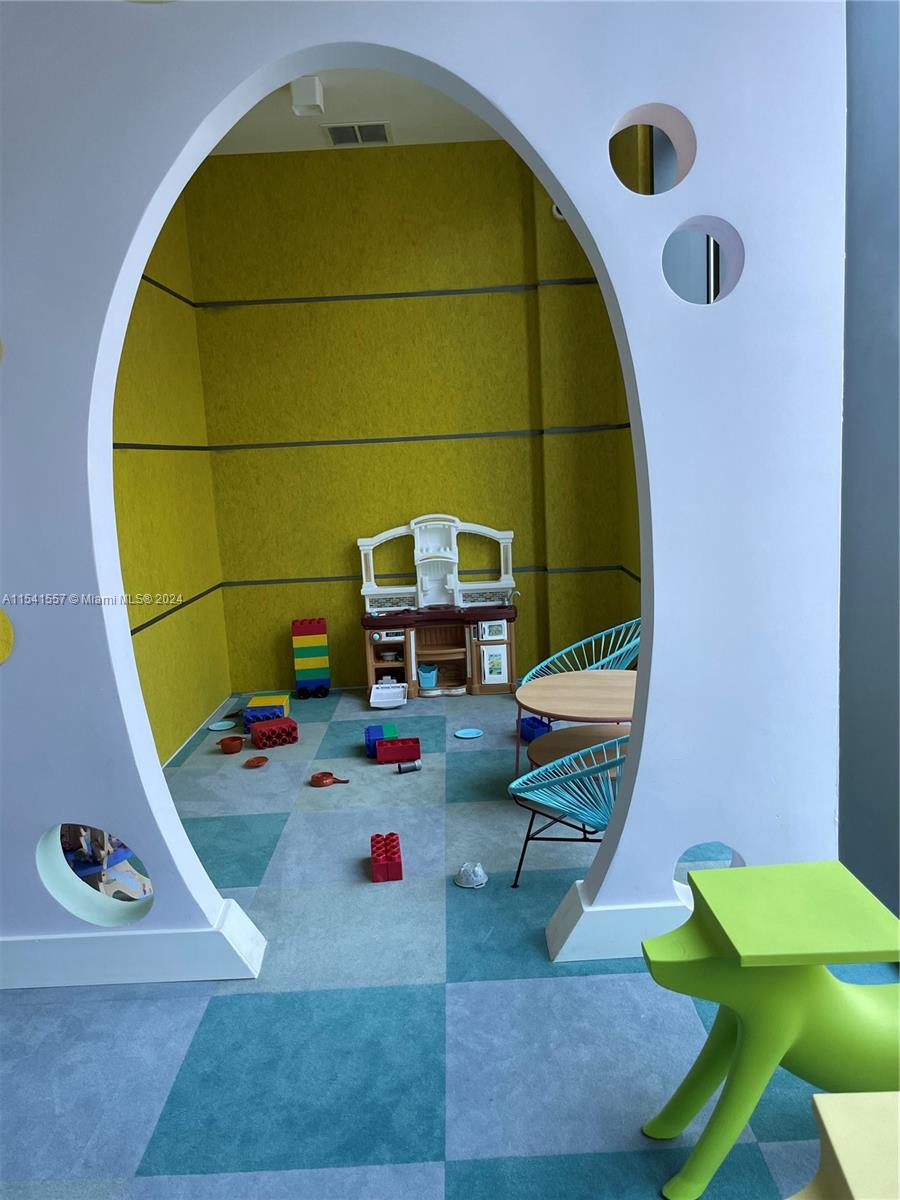 Paraiso Bay Entrance