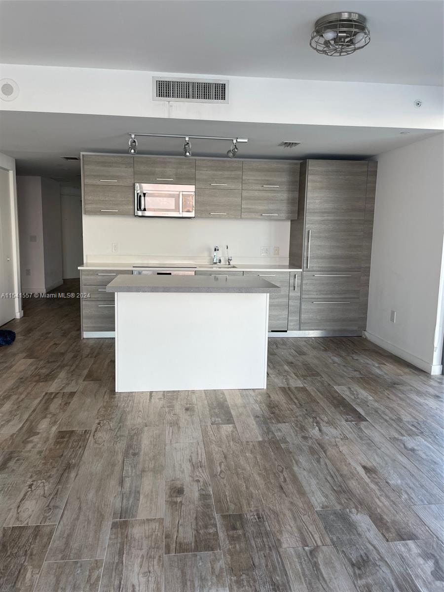 650 NE 32nd St 1607, Miami, Florida 33137, 1 Bedroom Bedrooms, ,2 BathroomsBathrooms,Residential,For Sale,650 NE 32nd St 1607,A11541557