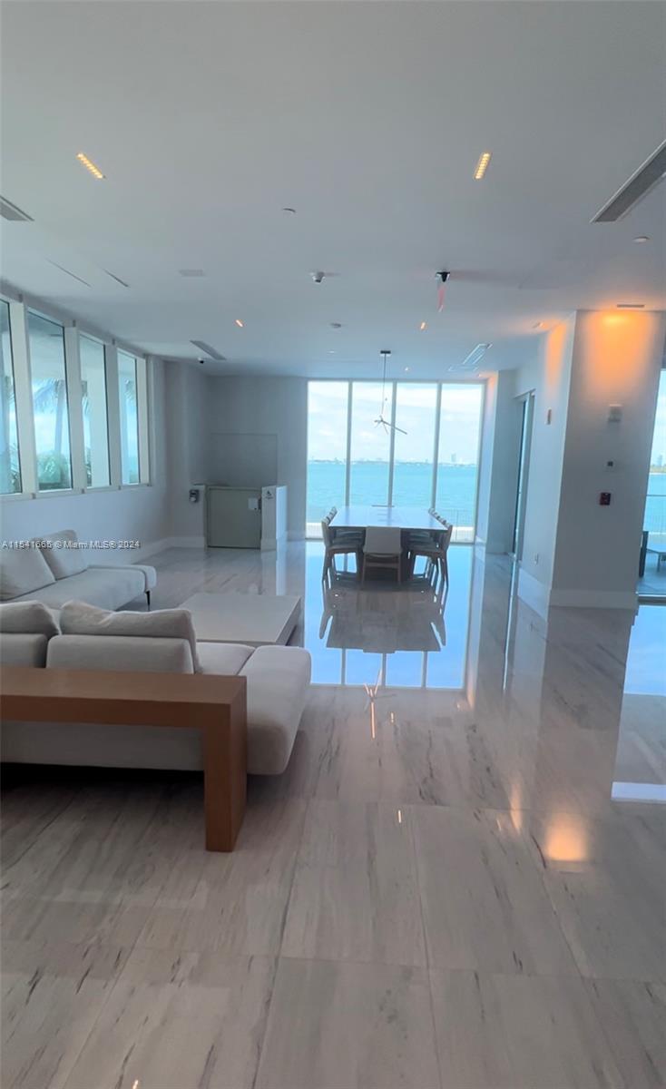 700 NE 25th St 1503, Miami, Florida 33137, 2 Bedrooms Bedrooms, ,2 BathroomsBathrooms,Residentiallease,For Rent,700 NE 25th St 1503,A11541665