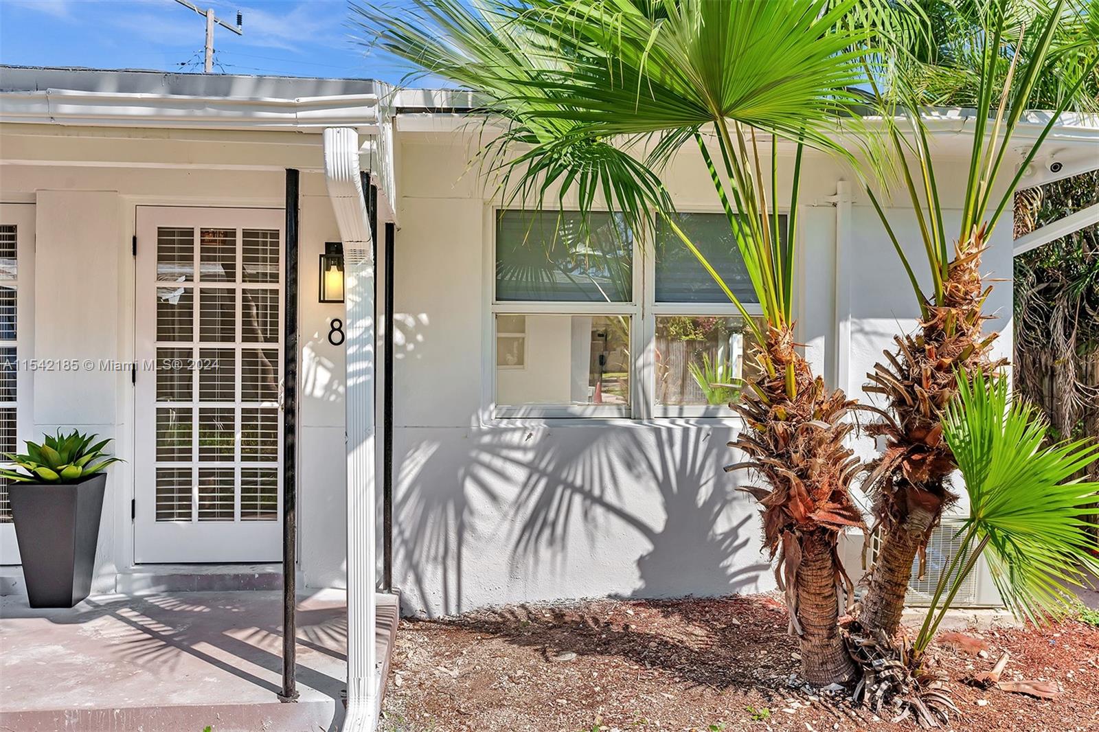 1941 Washington St 8, Hollywood, Florida 33020, ,1 BathroomBathrooms,Residentiallease,For Rent,1941 Washington St 8,A11542185