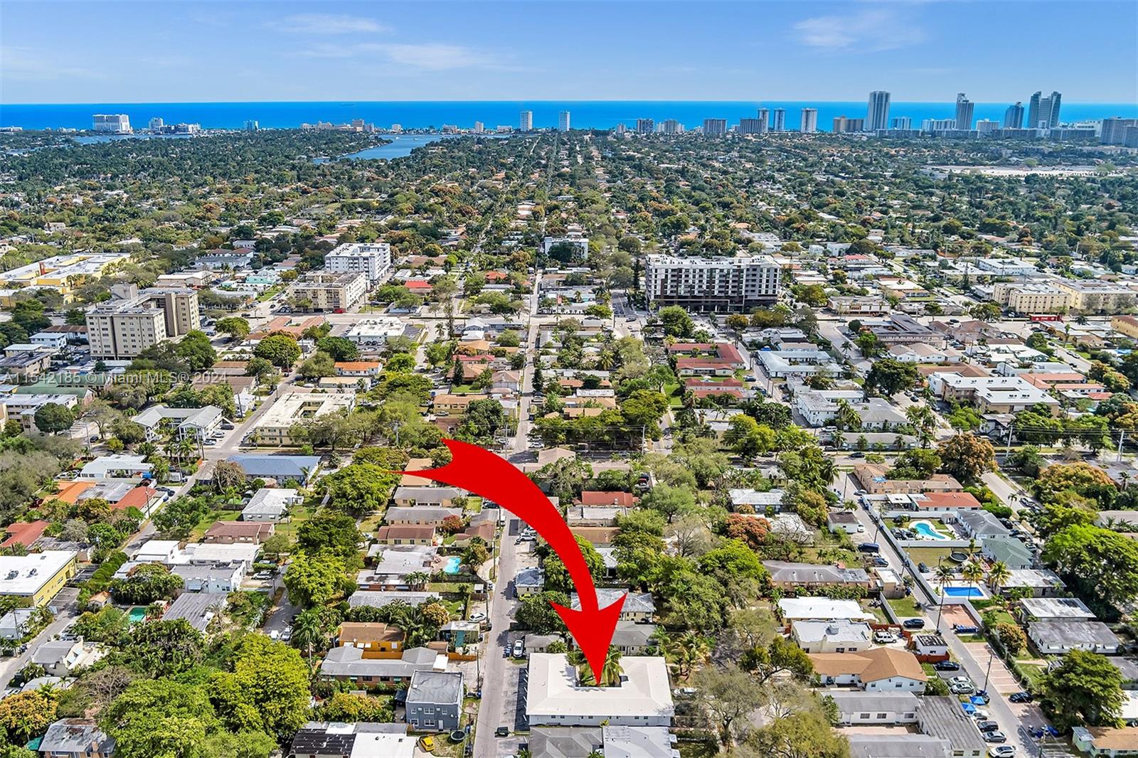 1941 Washington St 8, Hollywood, Florida 33020, ,1 BathroomBathrooms,Residentiallease,For Rent,1941 Washington St 8,A11542185