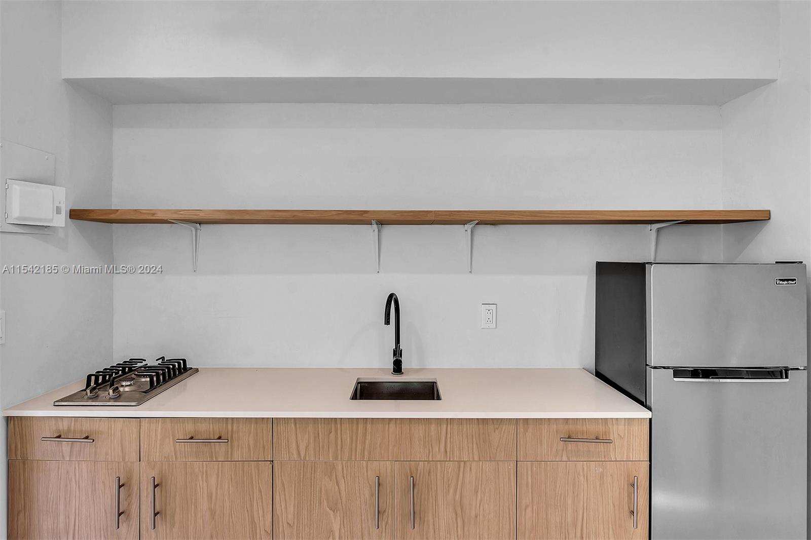 1941 Washington St 8, Hollywood, Florida 33020, ,1 BathroomBathrooms,Residentiallease,For Rent,1941 Washington St 8,A11542185