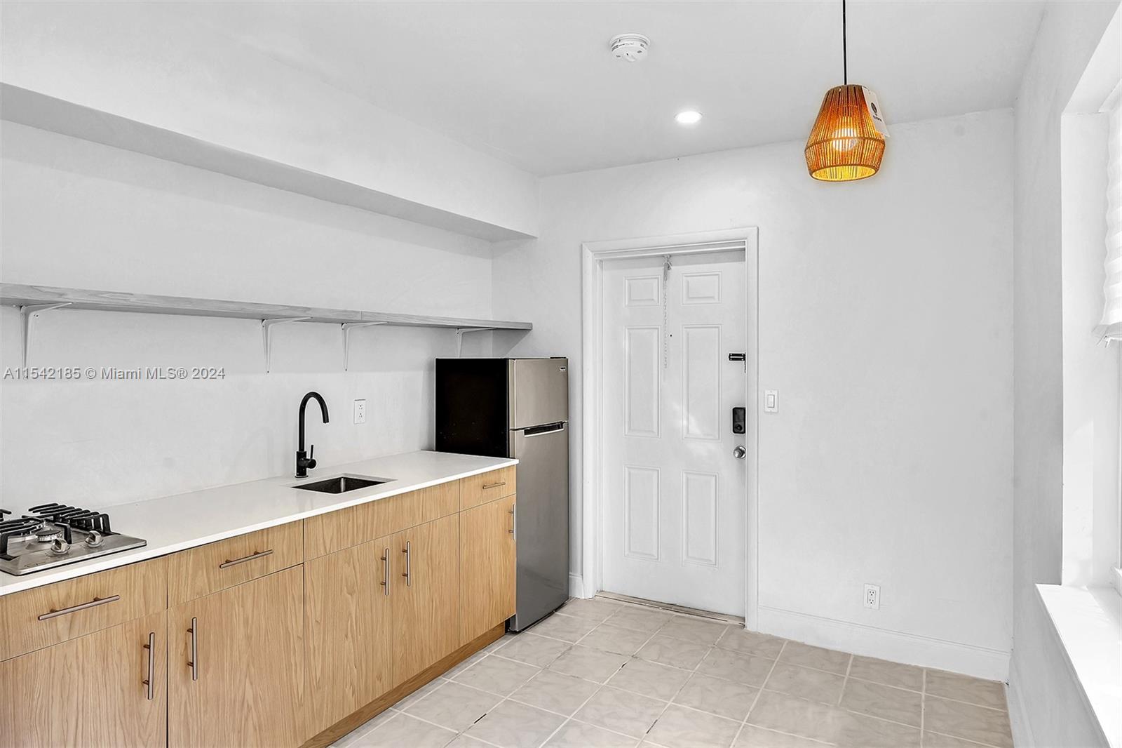 1941 Washington St 8, Hollywood, Florida 33020, ,1 BathroomBathrooms,Residentiallease,For Rent,1941 Washington St 8,A11542185