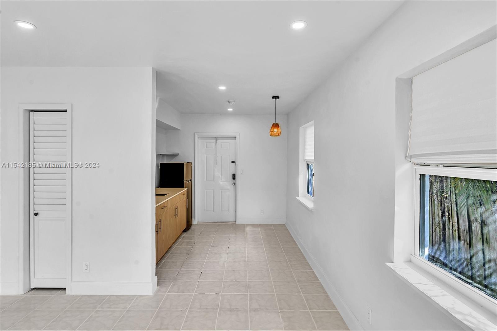 1941 Washington St 8, Hollywood, Florida 33020, ,1 BathroomBathrooms,Residentiallease,For Rent,1941 Washington St 8,A11542185