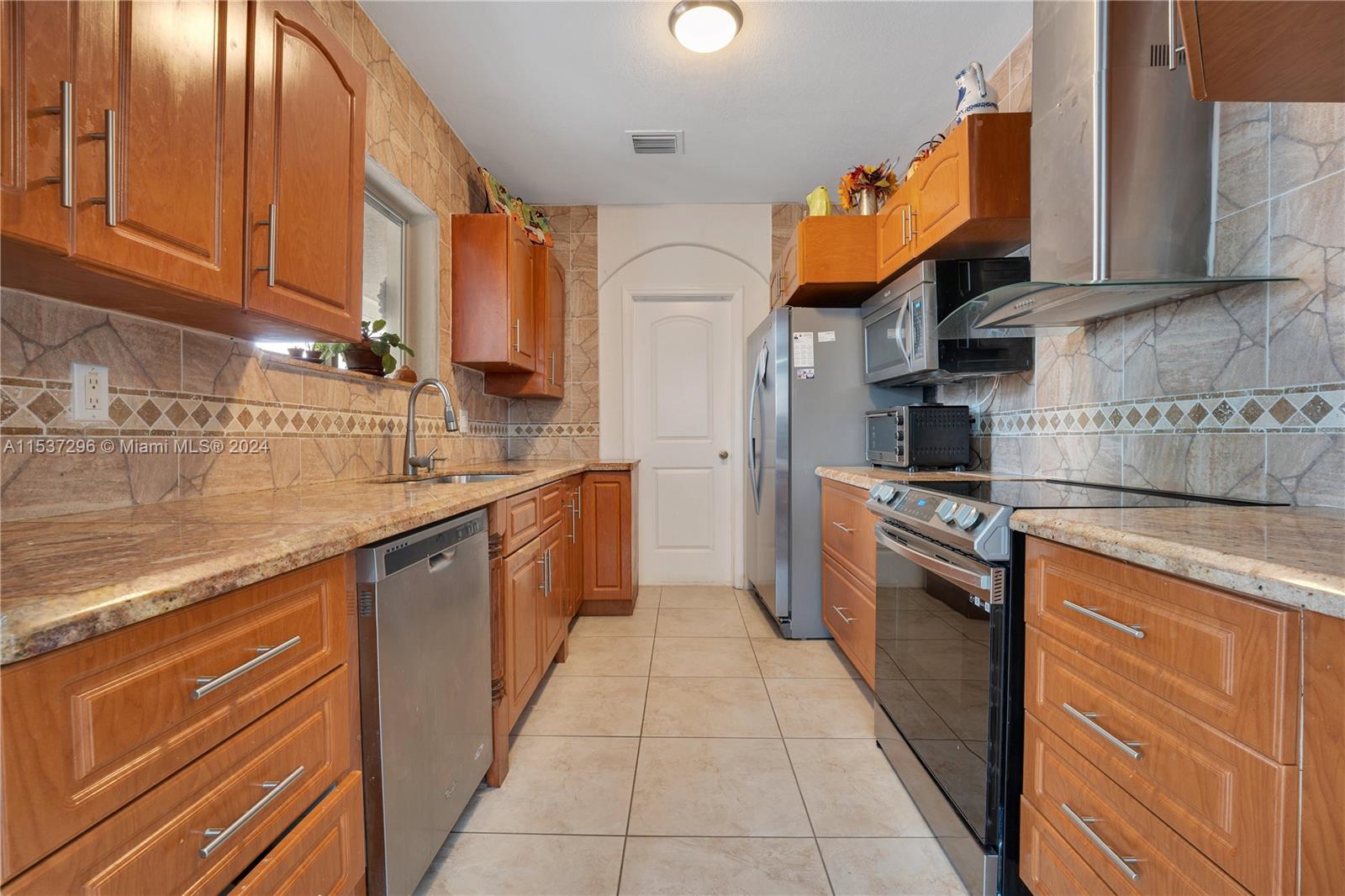 4474 SW 164th Ave, Miami, Florida 33185, 5 Bedrooms Bedrooms, ,3 BathroomsBathrooms,Residential,For Sale,4474 SW 164th Ave,A11537296