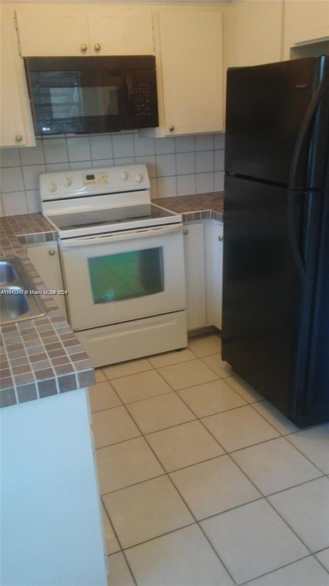 Hollywood, Florida 33021, 1 Bedroom Bedrooms, ,1 BathroomBathrooms,Residentiallease,For Rent,A11542217