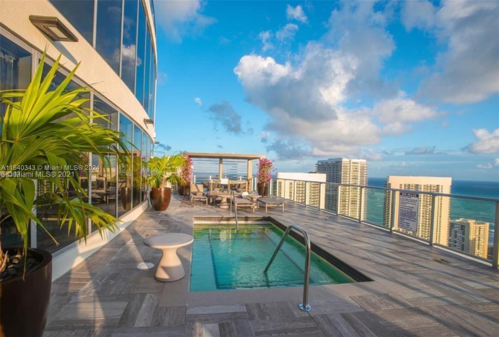 4010 S Ocean Dr R807, Hollywood, Florida 33019, 2 Bedrooms Bedrooms, ,2 BathroomsBathrooms,Residential,For Sale,4010 S Ocean Dr R807,A11540343