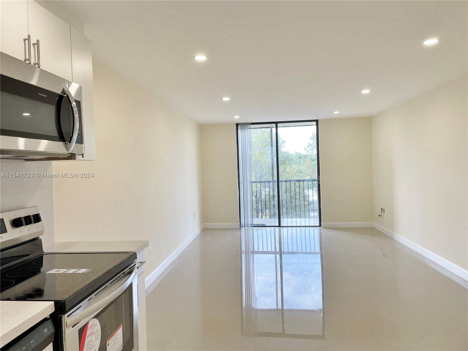 16950 W Dixie Hwy Hwy A423, North Miami Beach, Florida 33160, 1 Bedroom Bedrooms, ,1 BathroomBathrooms,Residentiallease,For Rent,16950 W Dixie Hwy Hwy A423,A11541783