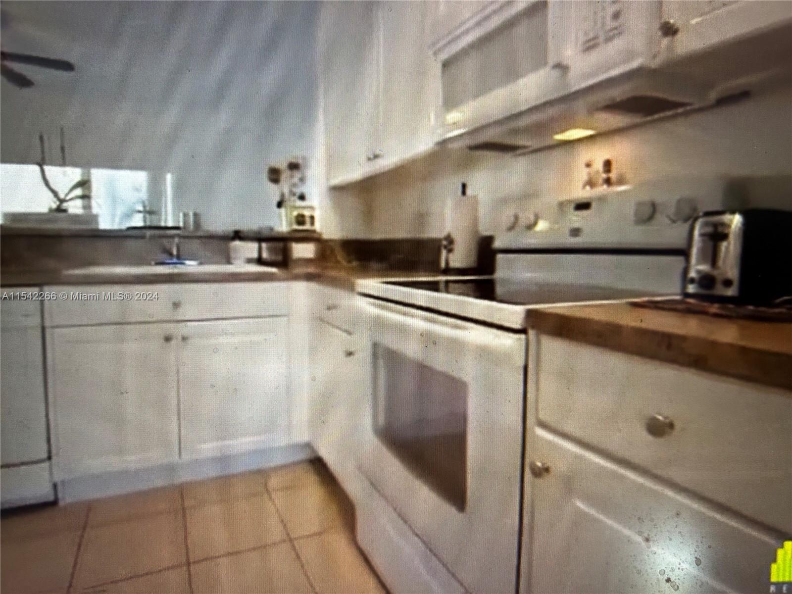 1485 NE 33rd Rd 101-1, Homestead, Florida 33033, 2 Bedrooms Bedrooms, ,2 BathroomsBathrooms,Residentiallease,For Rent,1485 NE 33rd Rd 101-1,A11542266