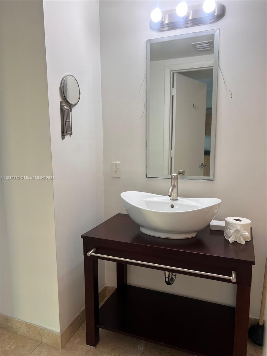350 S Miami Ave 1415, Miami, Florida 33130, 1 Bedroom Bedrooms, ,1 BathroomBathrooms,Residentiallease,For Rent,350 S Miami Ave 1415,A11539372