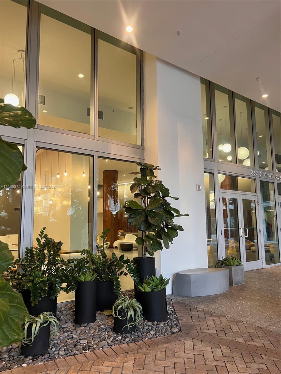 350 S Miami Ave 1415, Miami, Florida 33130, 1 Bedroom Bedrooms, ,1 BathroomBathrooms,Residentiallease,For Rent,350 S Miami Ave 1415,A11539372