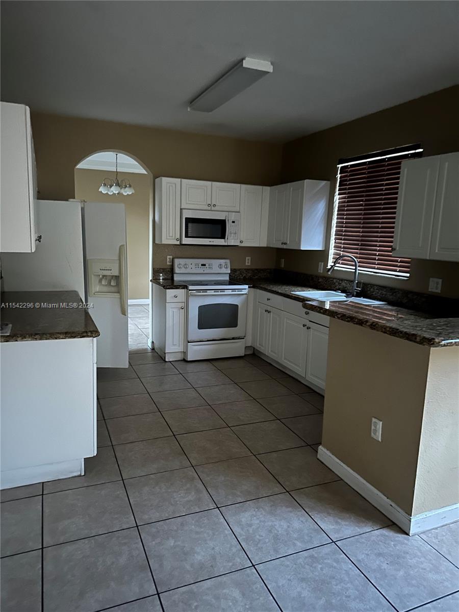 1402 NE 40th Ave 0, Homestead, Florida 33033, 6 Bedrooms Bedrooms, ,3 BathroomsBathrooms,Residentiallease,For Rent,1402 NE 40th Ave 0,A11542296