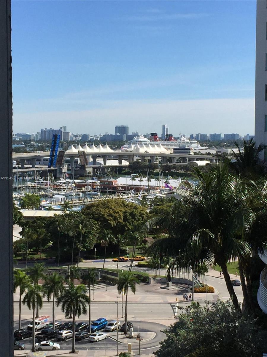 234 NE 3rd St 1402, Miami, Florida 33132, 2 Bedrooms Bedrooms, ,2 BathroomsBathrooms,Residentiallease,For Rent,234 NE 3rd St 1402,A11542302