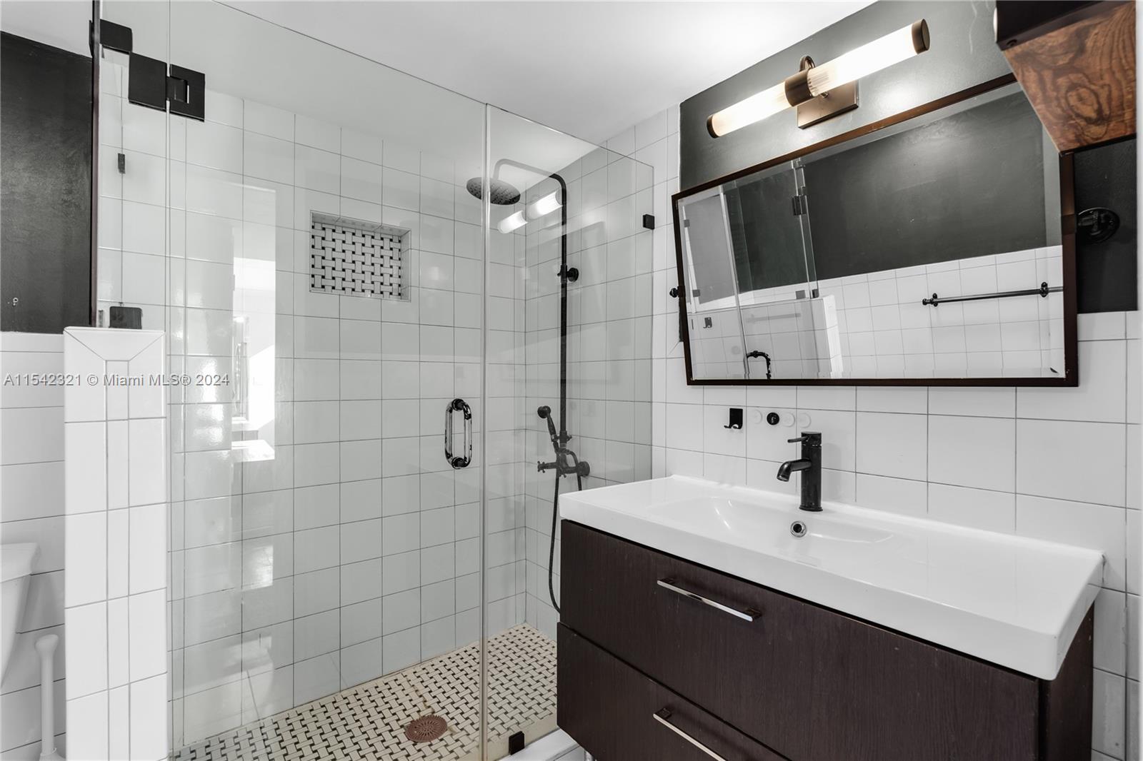 1314 Ferdinand St, Coral Gables, Florida 33134, 3 Bedrooms Bedrooms, ,2 BathroomsBathrooms,Residential,For Sale,1314 Ferdinand St,A11542321