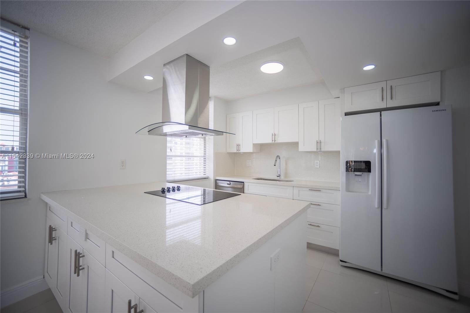 Sunny Isles Beach, FL, 33160 United States, 2 Bedrooms Bedrooms, ,2 BathroomsBathrooms,Residential,For Sale,A11542339