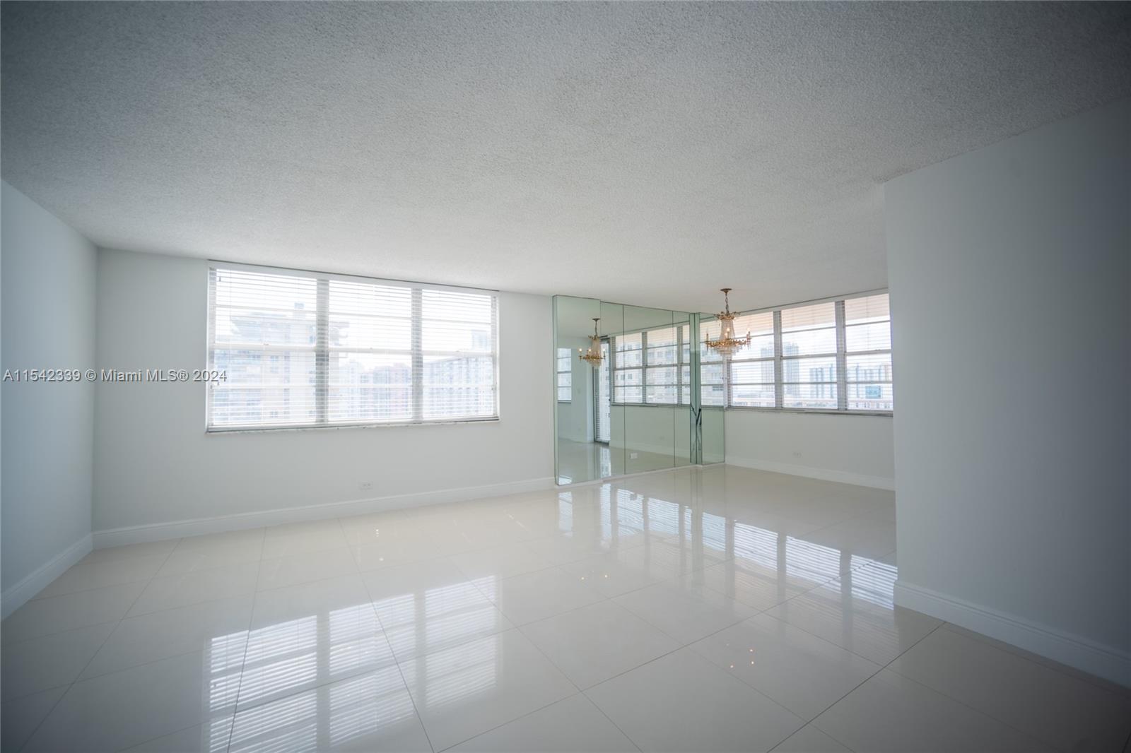 Sunny Isles Beach, FL, 33160 United States, 2 Bedrooms Bedrooms, ,2 BathroomsBathrooms,Residential,For Sale,A11542339