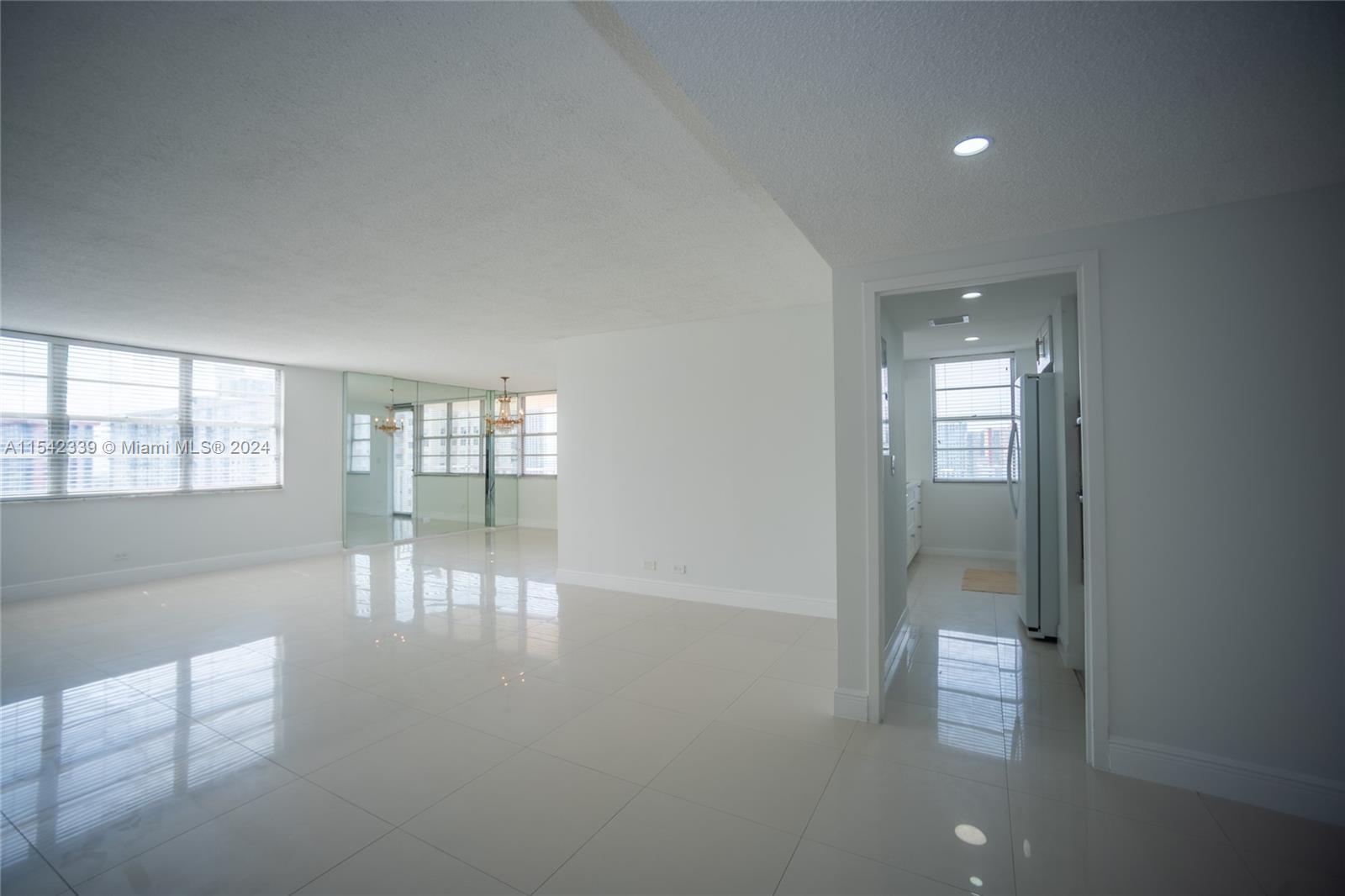 Sunny Isles Beach, FL, 33160 United States, 2 Bedrooms Bedrooms, ,2 BathroomsBathrooms,Residential,For Sale,A11542339