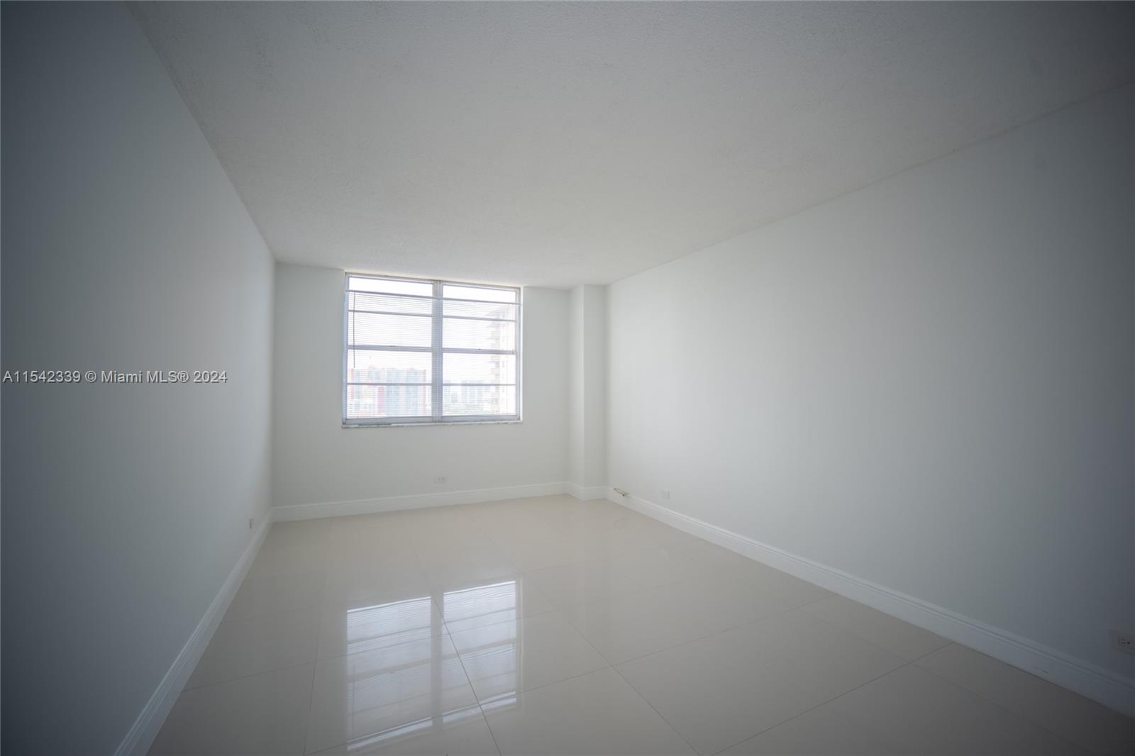 Sunny Isles Beach, FL, 33160 United States, 2 Bedrooms Bedrooms, ,2 BathroomsBathrooms,Residential,For Sale,A11542339