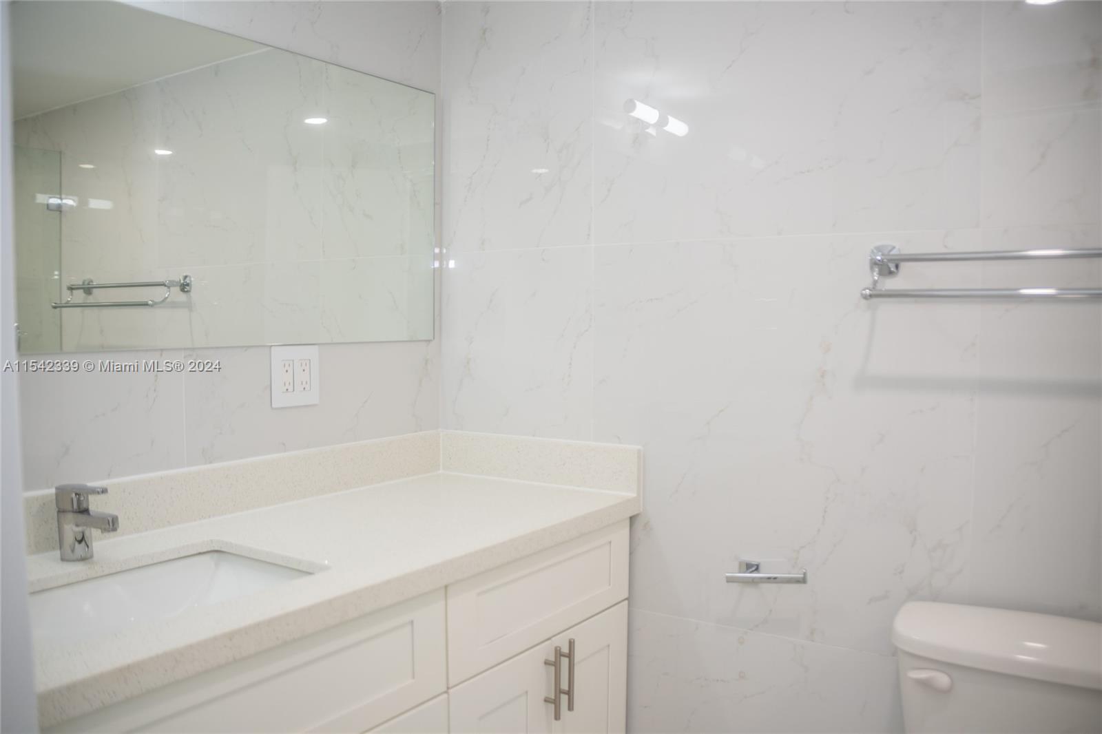 Sunny Isles Beach, FL, 33160 United States, 2 Bedrooms Bedrooms, ,2 BathroomsBathrooms,Residential,For Sale,A11542339