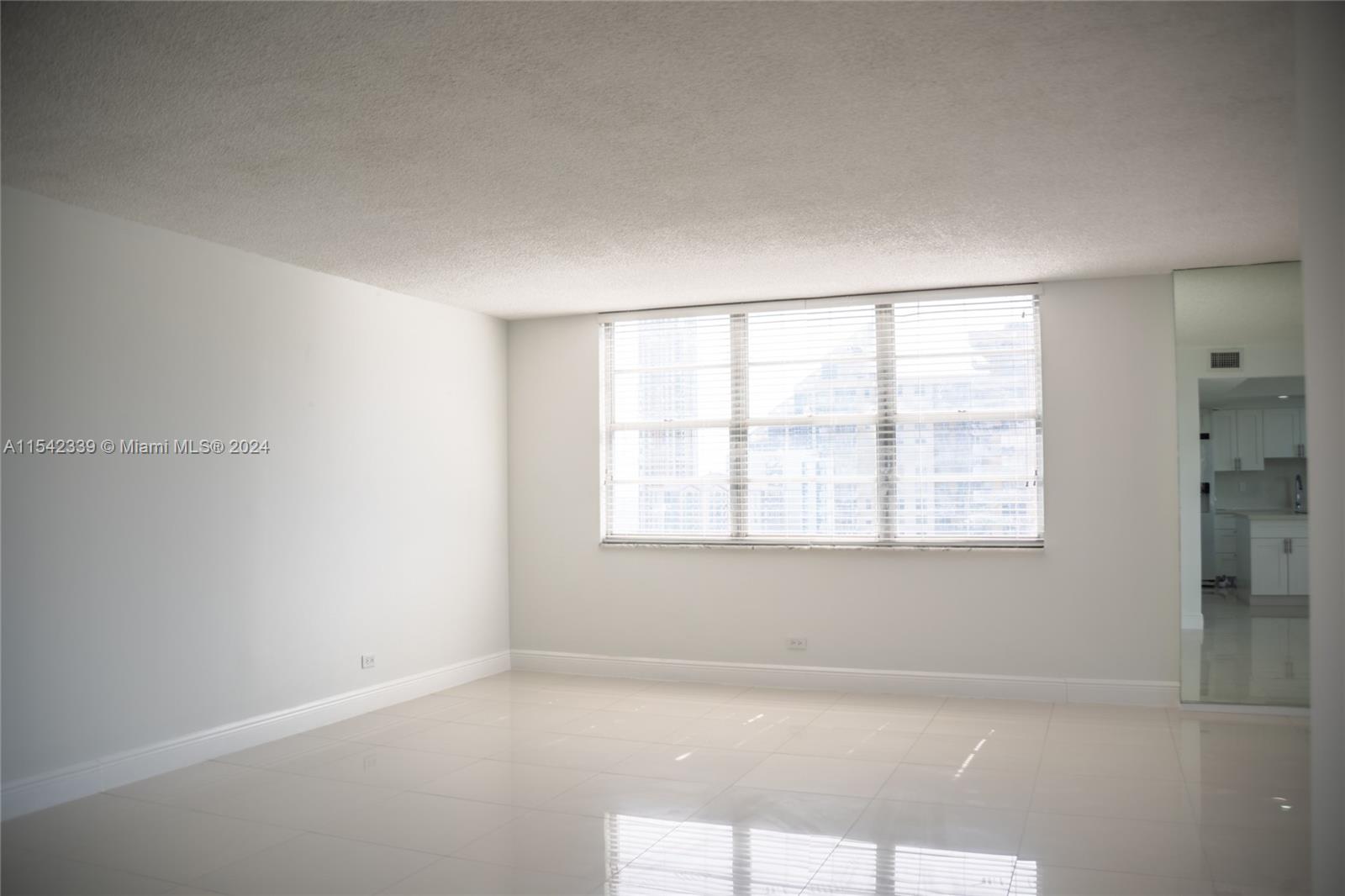 Sunny Isles Beach, FL, 33160 United States, 2 Bedrooms Bedrooms, ,2 BathroomsBathrooms,Residential,For Sale,A11542339