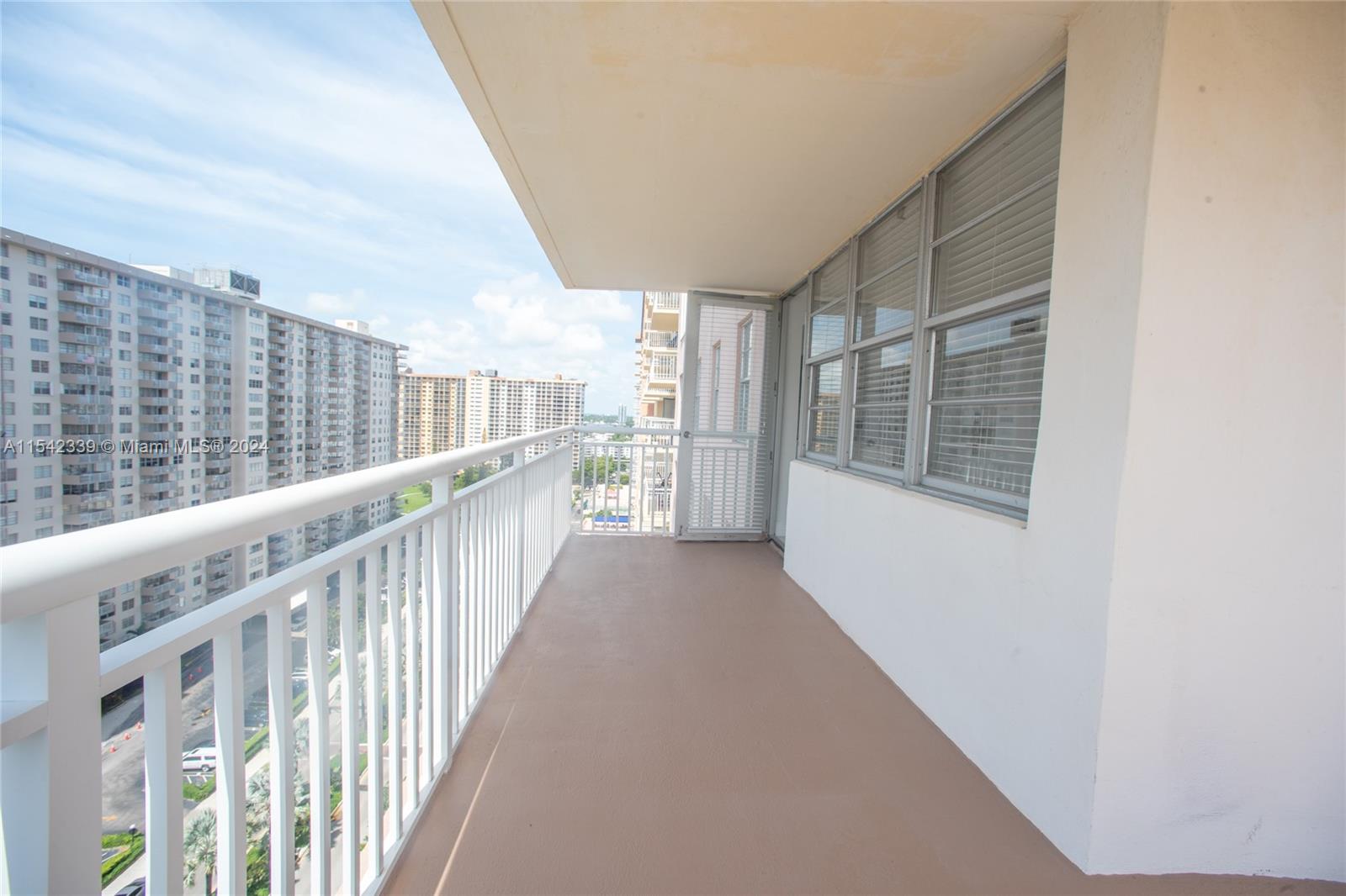 Sunny Isles Beach, FL, 33160 United States, 2 Bedrooms Bedrooms, ,2 BathroomsBathrooms,Residential,For Sale,A11542339