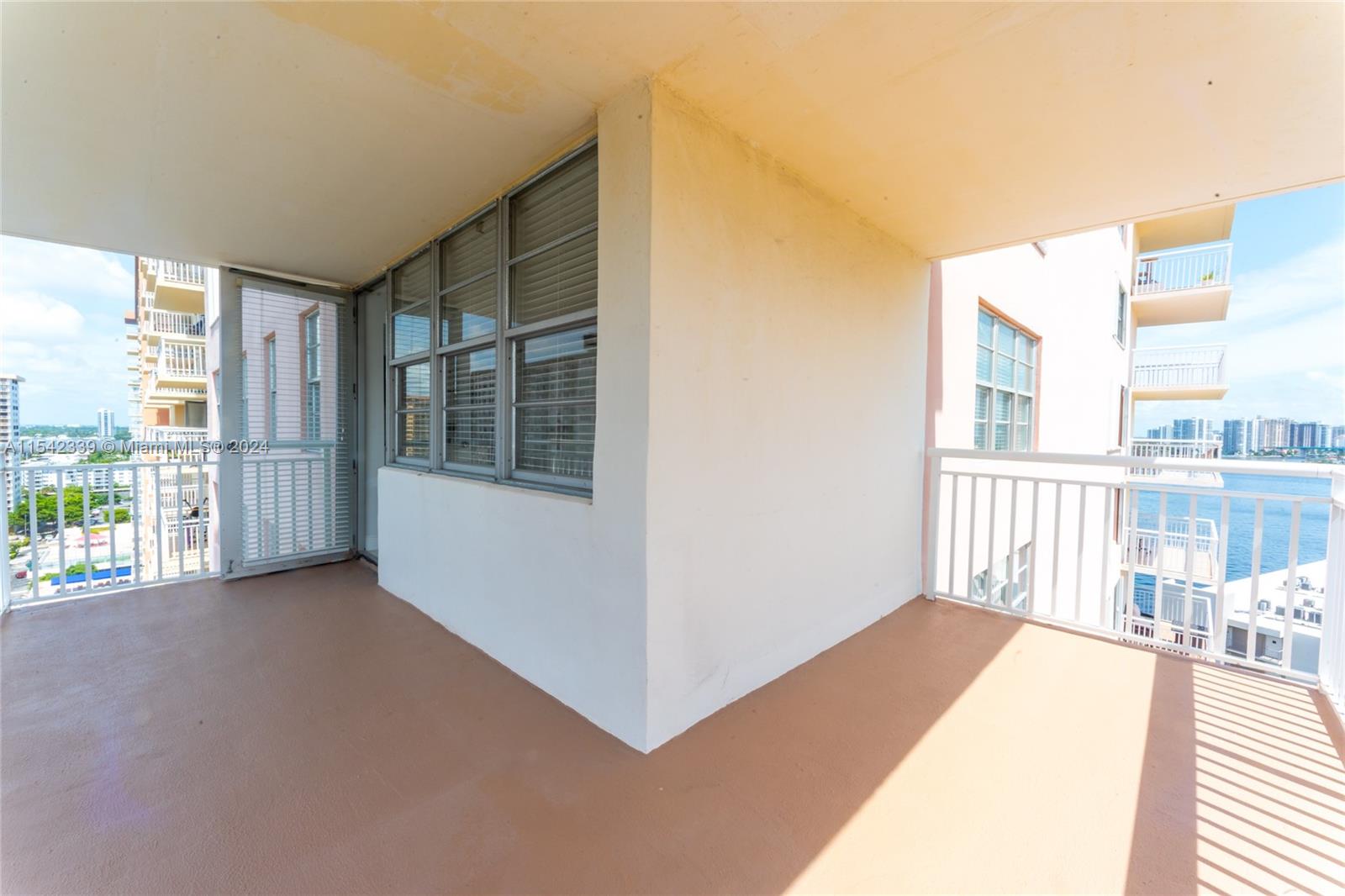 Sunny Isles Beach, FL, 33160 United States, 2 Bedrooms Bedrooms, ,2 BathroomsBathrooms,Residential,For Sale,A11542339