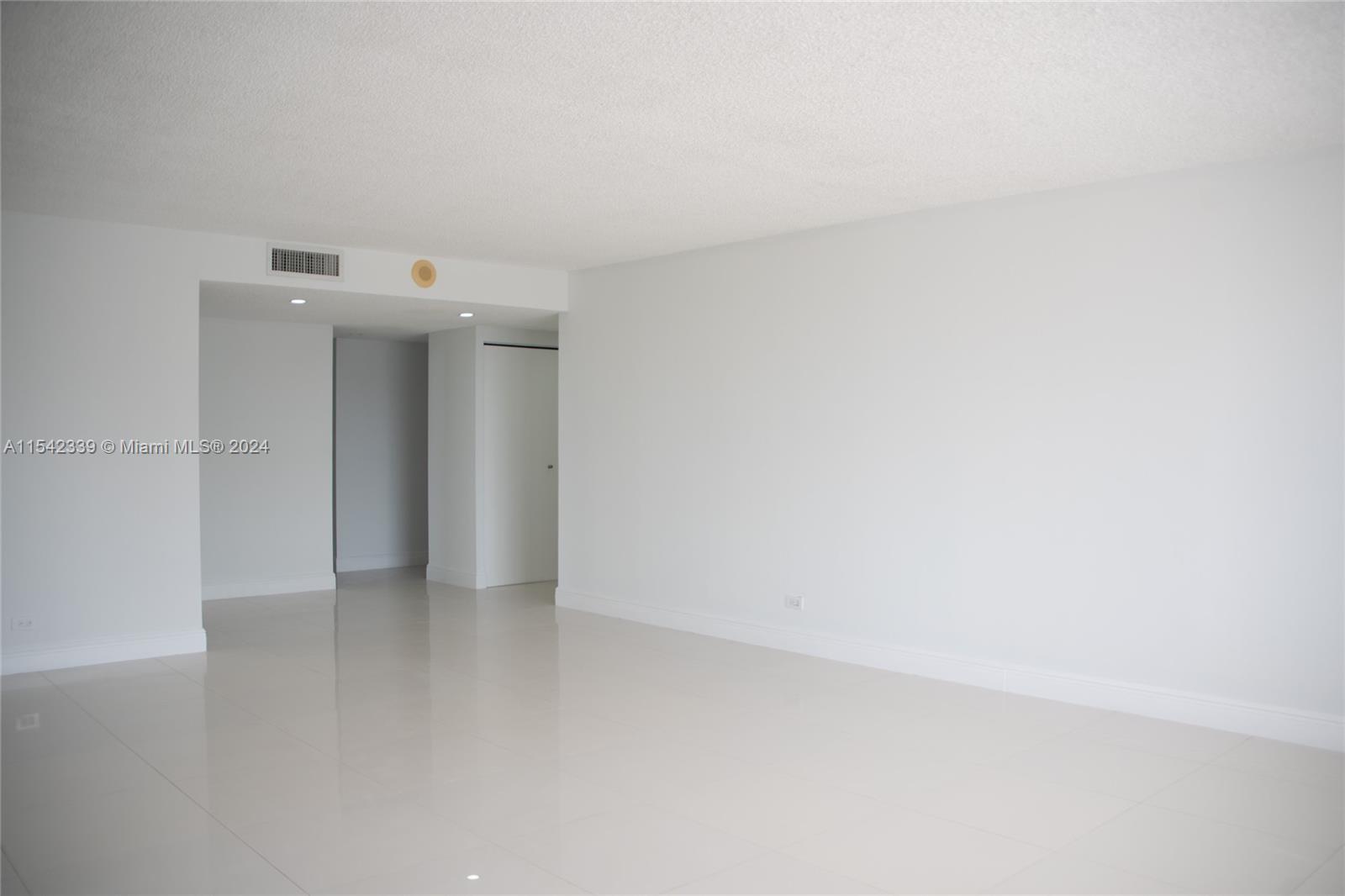 Sunny Isles Beach, FL, 33160 United States, 2 Bedrooms Bedrooms, ,2 BathroomsBathrooms,Residential,For Sale,A11542339