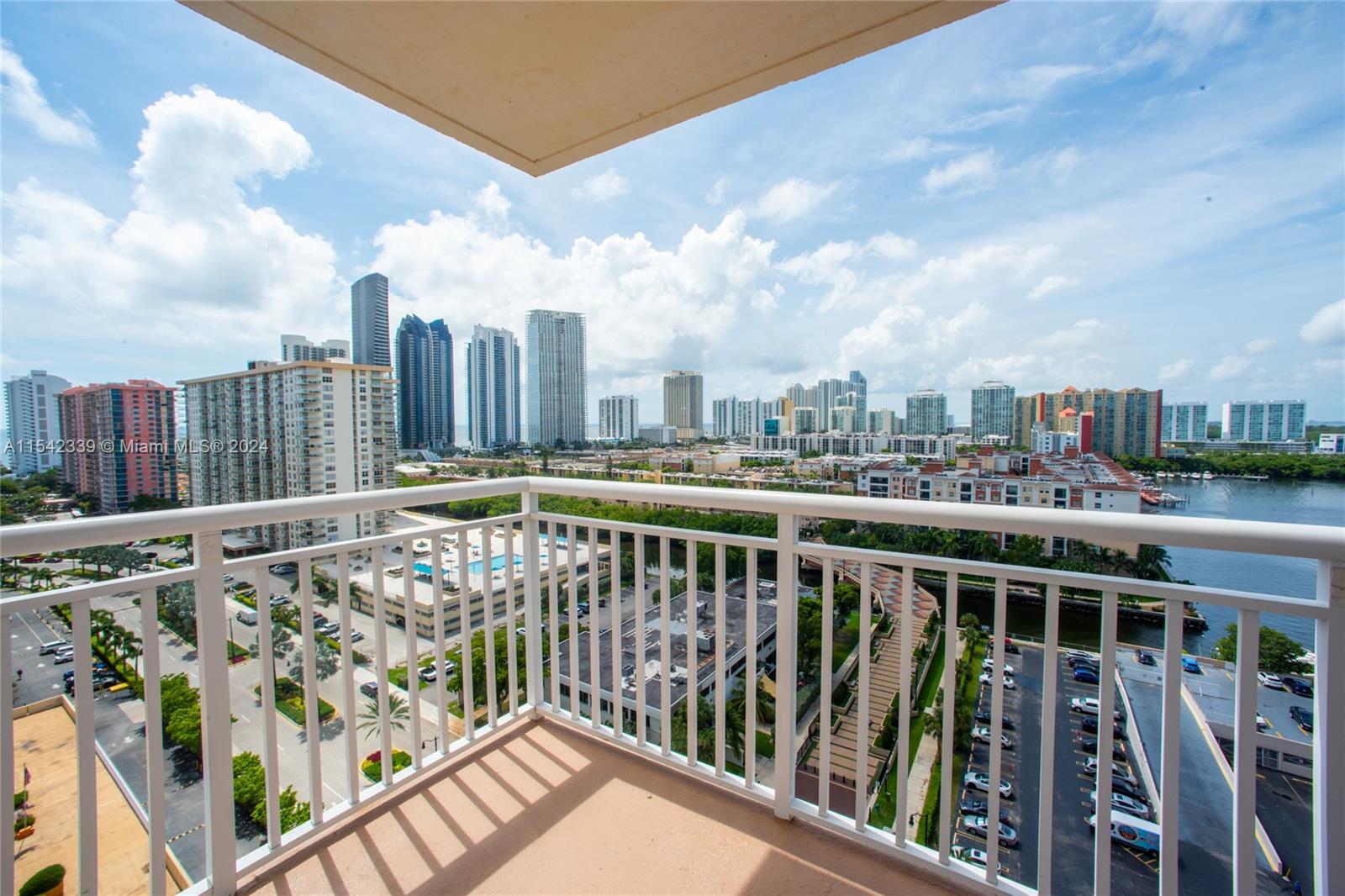 Sunny Isles Beach, FL, 33160 United States, 2 Bedrooms Bedrooms, ,2 BathroomsBathrooms,Residential,For Sale,A11542339