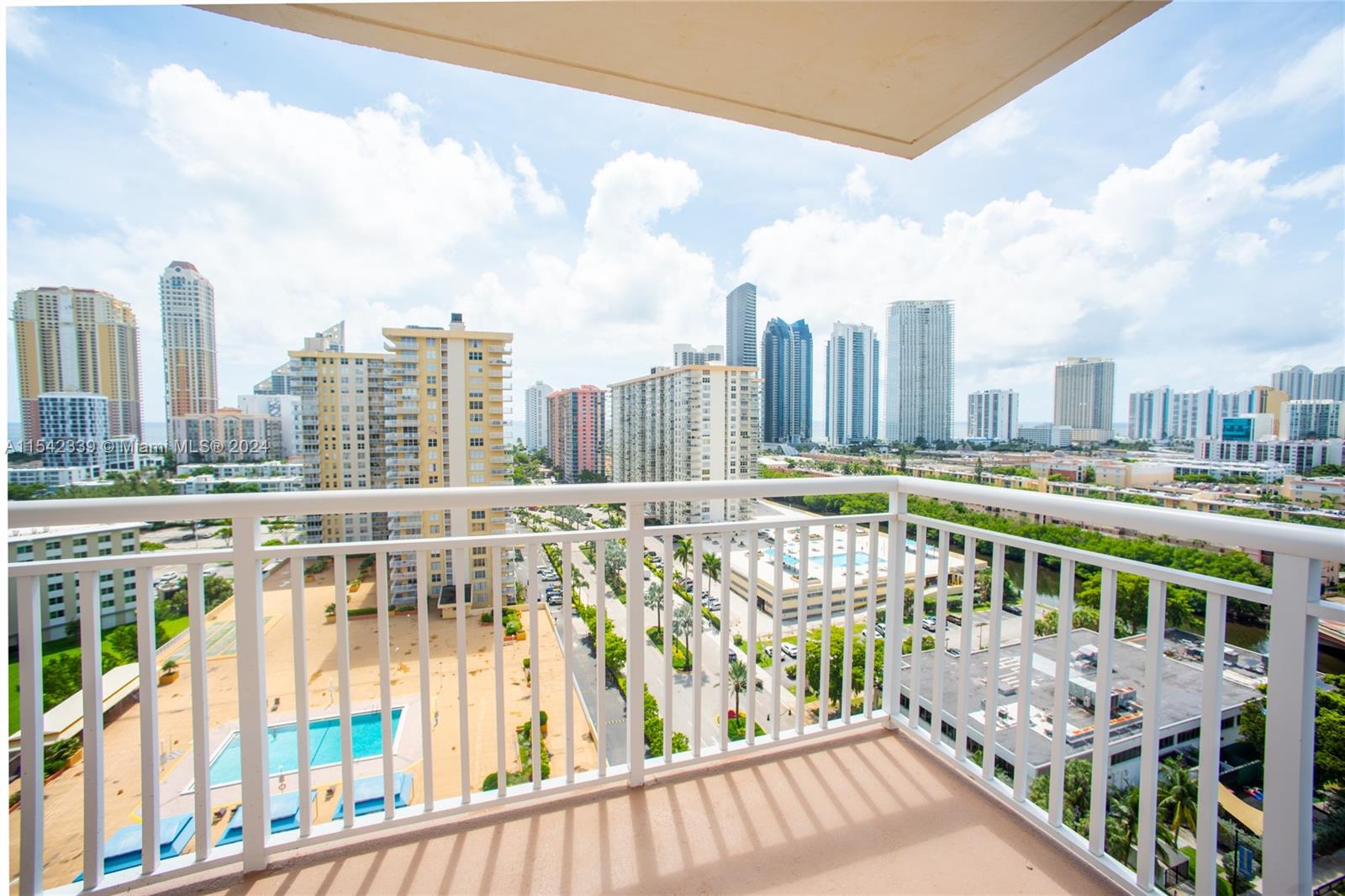 Sunny Isles Beach, FL, 33160 United States, 2 Bedrooms Bedrooms, ,2 BathroomsBathrooms,Residential,For Sale,A11542339