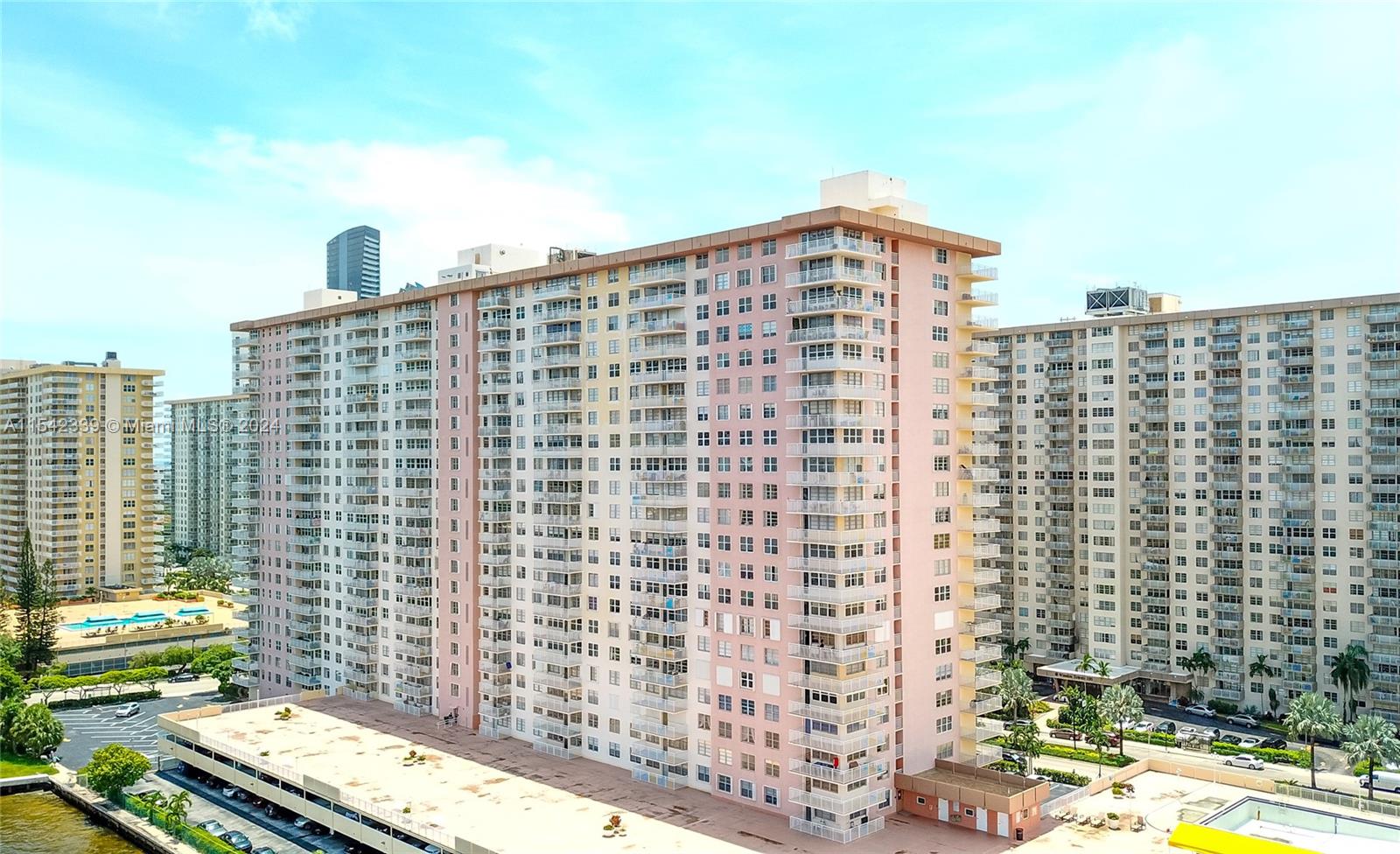 Sunny Isles Beach, FL, 33160 United States, 2 Bedrooms Bedrooms, ,2 BathroomsBathrooms,Residential,For Sale,A11542339