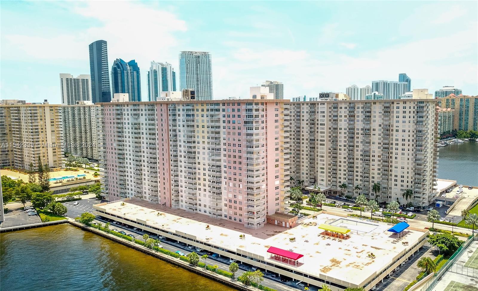 Sunny Isles Beach, FL, 33160 United States, 2 Bedrooms Bedrooms, ,2 BathroomsBathrooms,Residential,For Sale,A11542339