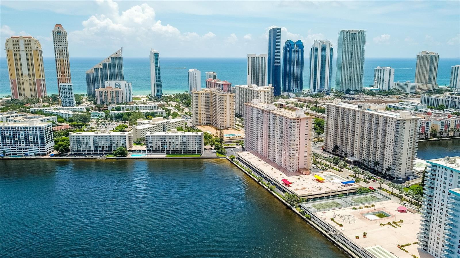 Sunny Isles Beach, FL, 33160 United States, 2 Bedrooms Bedrooms, ,2 BathroomsBathrooms,Residential,For Sale,A11542339