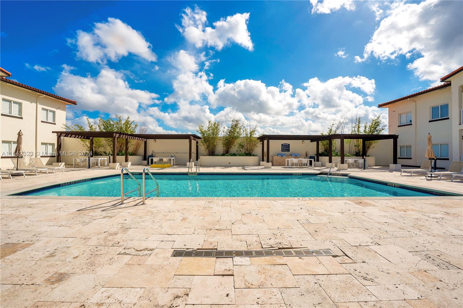 10950 NW 82nd St 401, Doral, Florida 33178, 3 Bedrooms Bedrooms, ,2 BathroomsBathrooms,Residential,For Sale,10950 NW 82nd St 401,A11542323