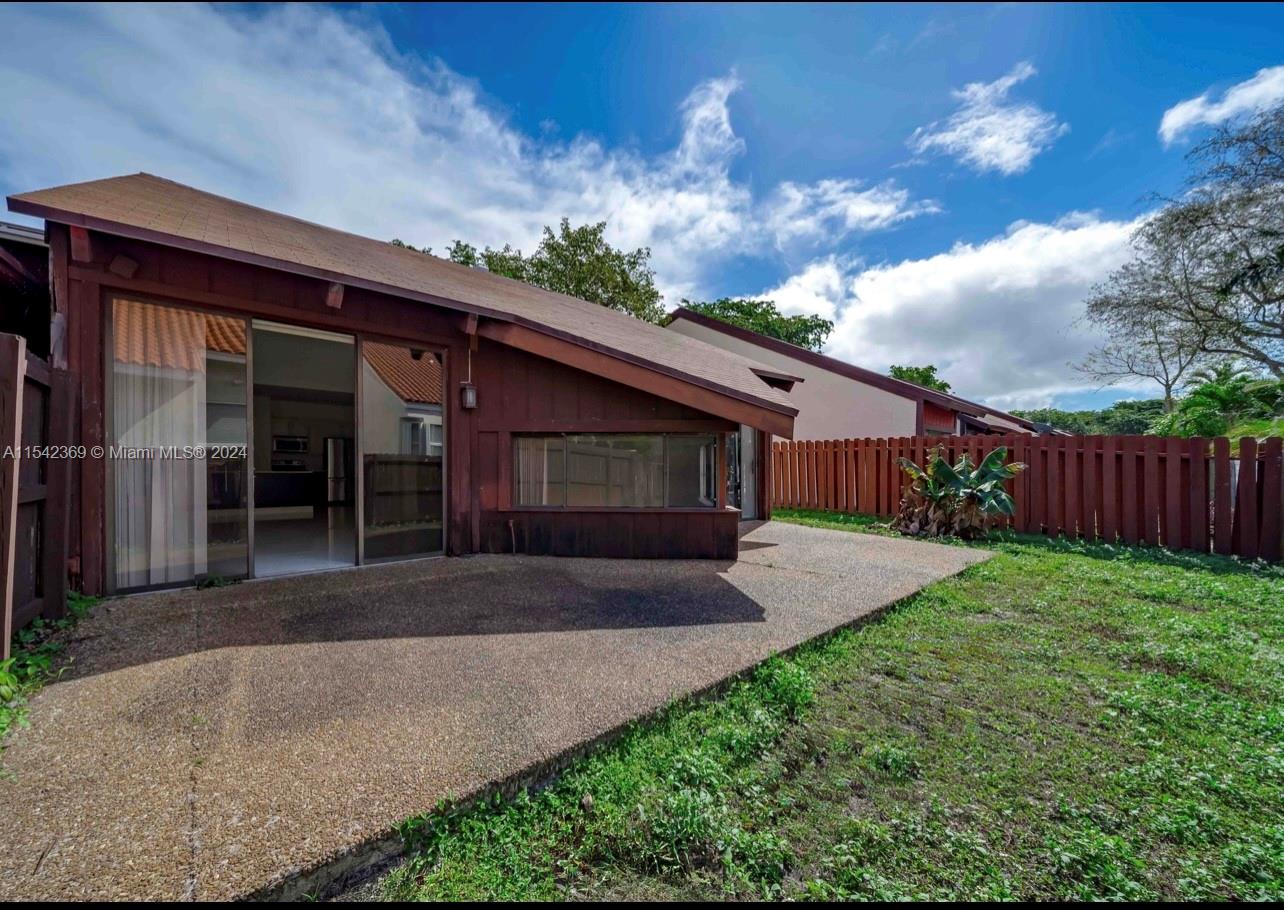 3052 N 35th Ter, Hollywood, Florida 33021, 4 Bedrooms Bedrooms, ,2 BathroomsBathrooms,Residentiallease,For Rent,3052 N 35th Ter,A11542369