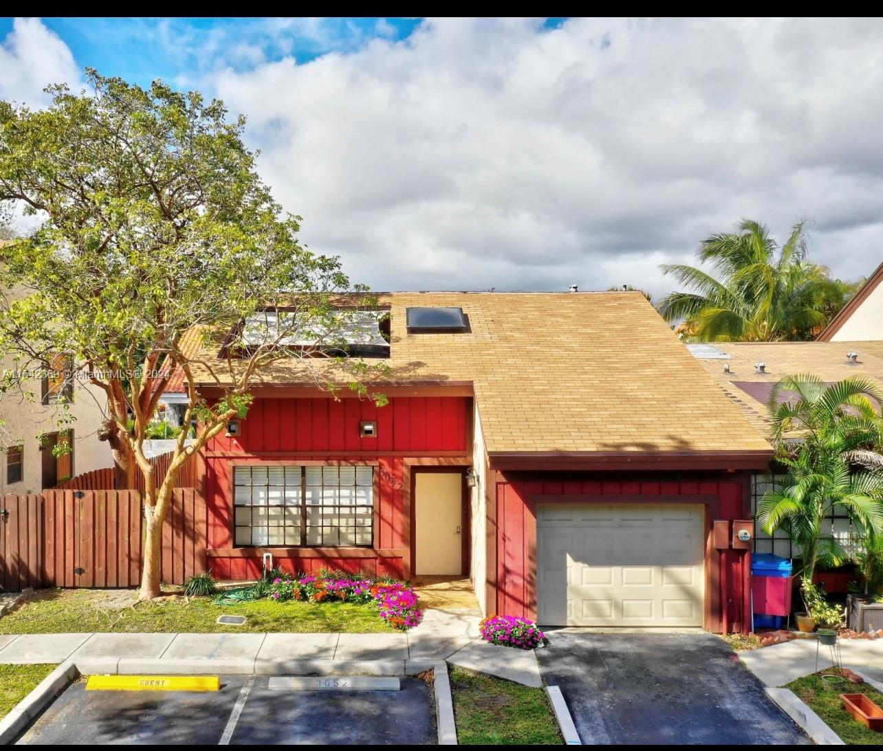 3052 N 35th Ter, Hollywood, Florida 33021, 4 Bedrooms Bedrooms, ,2 BathroomsBathrooms,Residentiallease,For Rent,3052 N 35th Ter,A11542369