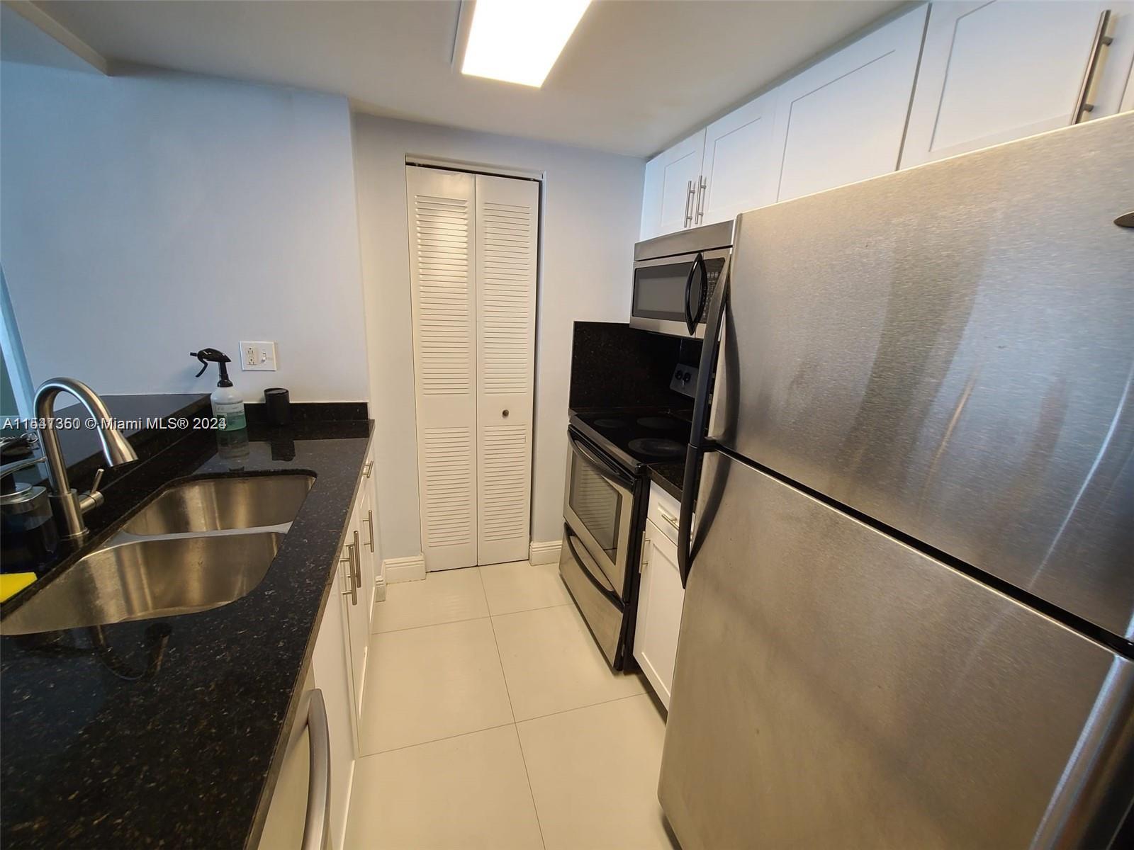 800 N Miami Ave E-1106, Miami, Florida 33136, 2 Bedrooms Bedrooms, ,2 BathroomsBathrooms,Residential,For Sale,800 N Miami Ave E-1106,A11541350