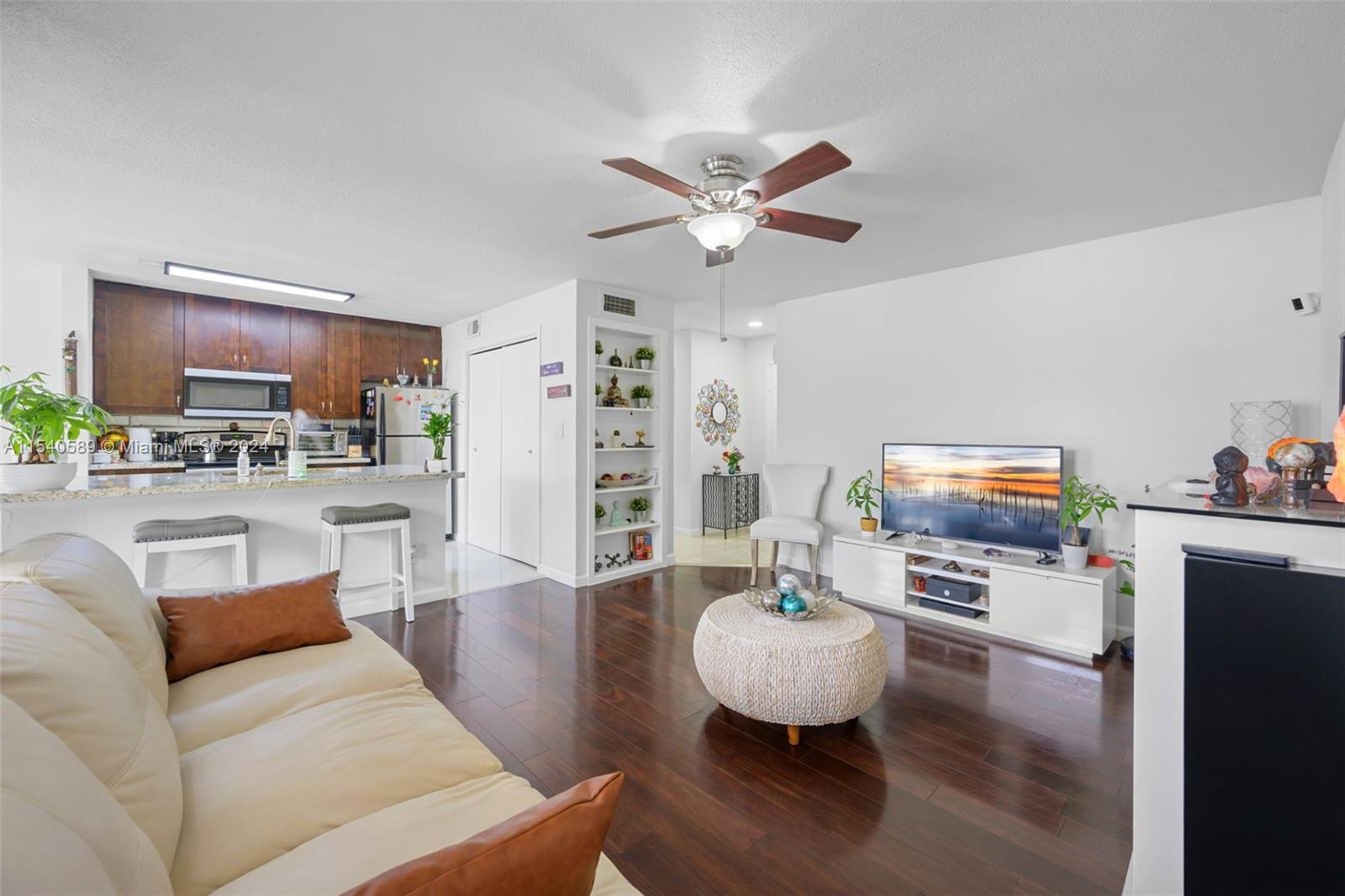 777 Riverside Dr 1521, Coral Springs, Florida 33071, 1 Bedroom Bedrooms, ,1 BathroomBathrooms,Residential,For Sale,777 Riverside Dr 1521,A11540589