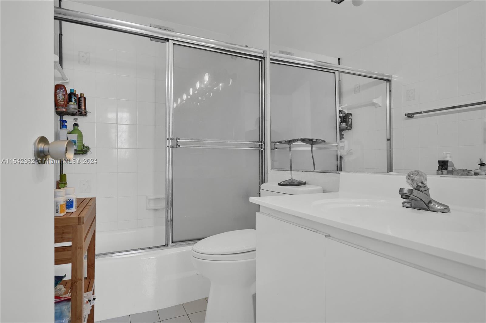 905 Brickell Bay Dr 1121, Miami, Florida 33131, 2 Bedrooms Bedrooms, ,2 BathroomsBathrooms,Residentiallease,For Rent,905 Brickell Bay Dr 1121,A11542382