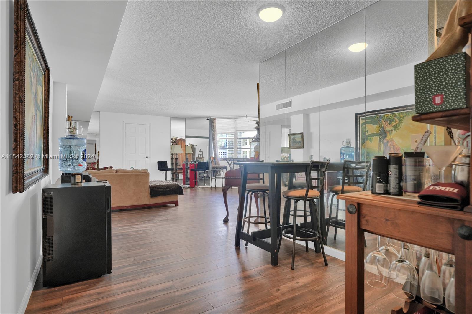 905 Brickell Bay Dr 1121, Miami, Florida 33131, 2 Bedrooms Bedrooms, ,2 BathroomsBathrooms,Residentiallease,For Rent,905 Brickell Bay Dr 1121,A11542382