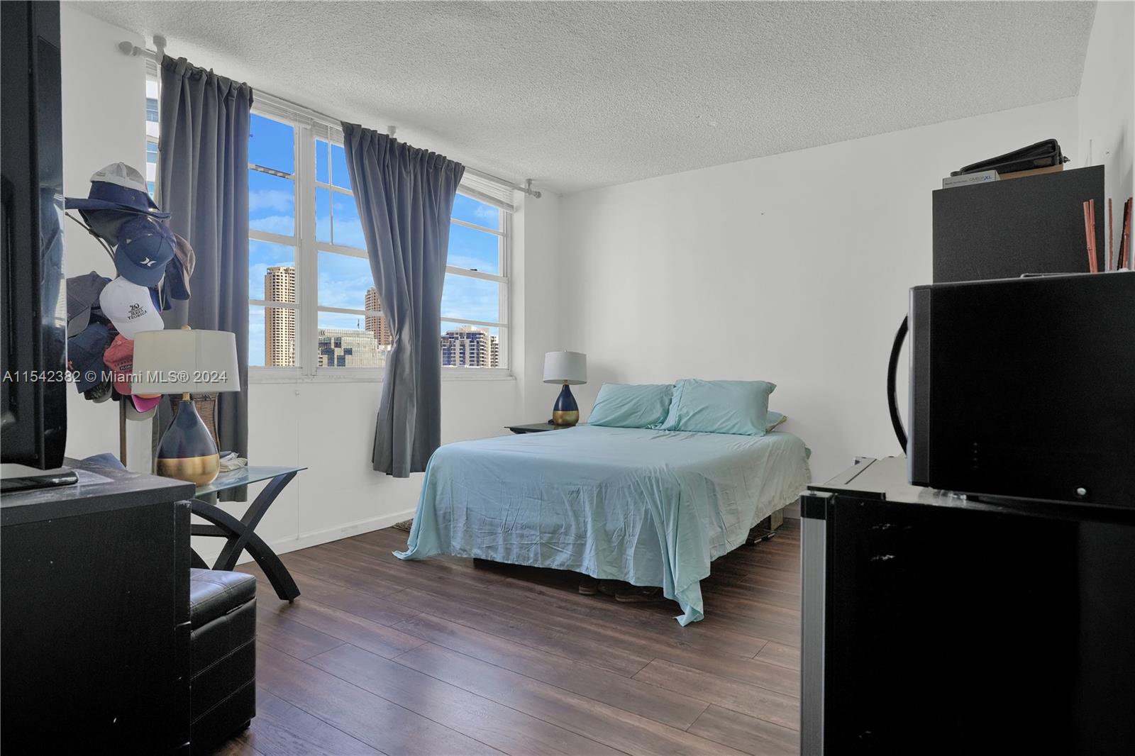 905 Brickell Bay Dr 1121, Miami, Florida 33131, 2 Bedrooms Bedrooms, ,2 BathroomsBathrooms,Residentiallease,For Rent,905 Brickell Bay Dr 1121,A11542382