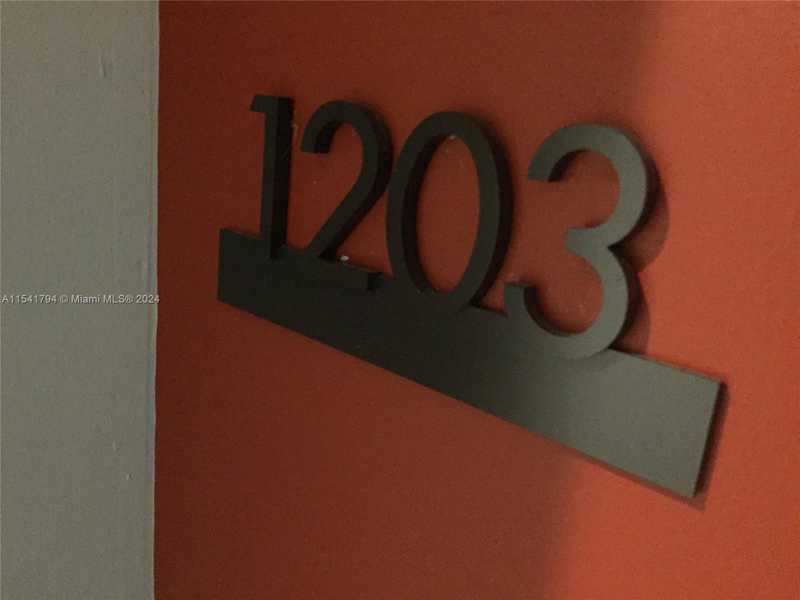 151 SE 1st St 1203, Miami, Florida 33131, 1 Bedroom Bedrooms, ,1 BathroomBathrooms,Residentiallease,For Rent,151 SE 1st St 1203,A11541794