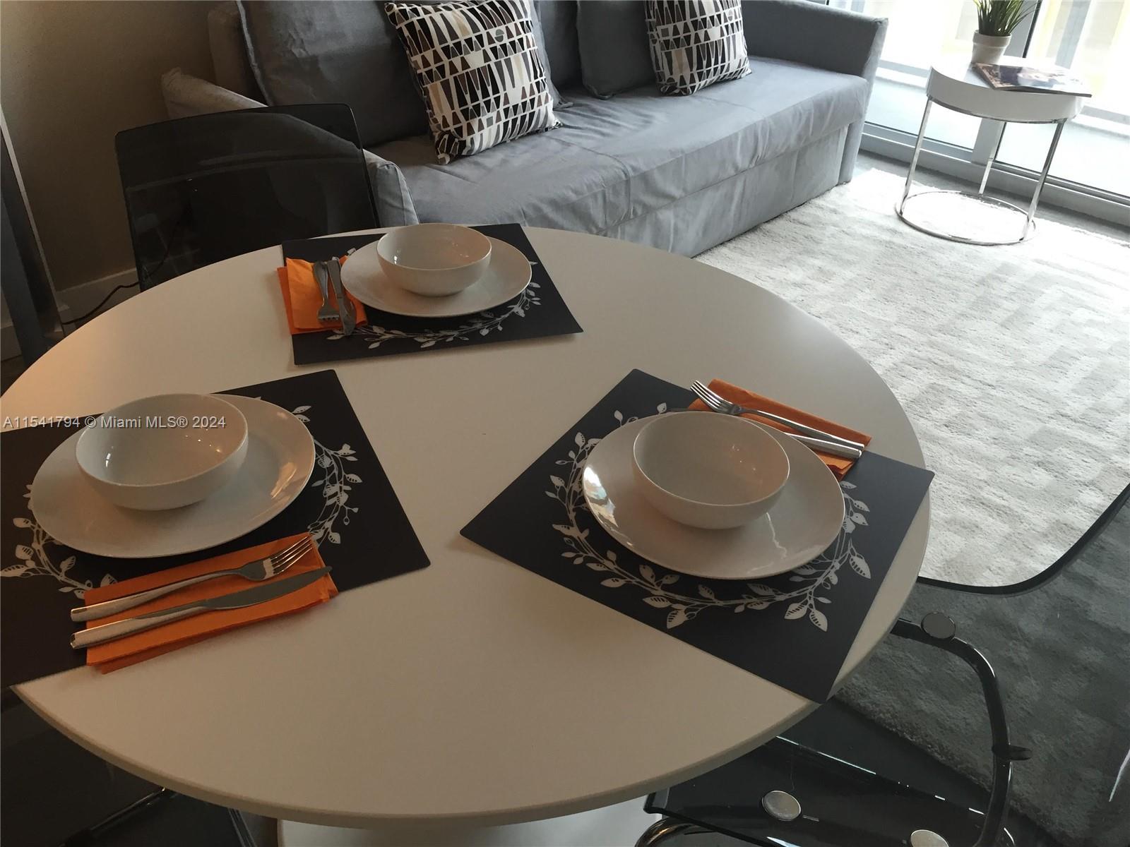 151 SE 1st St 1203, Miami, Florida 33131, 1 Bedroom Bedrooms, ,1 BathroomBathrooms,Residentiallease,For Rent,151 SE 1st St 1203,A11541794