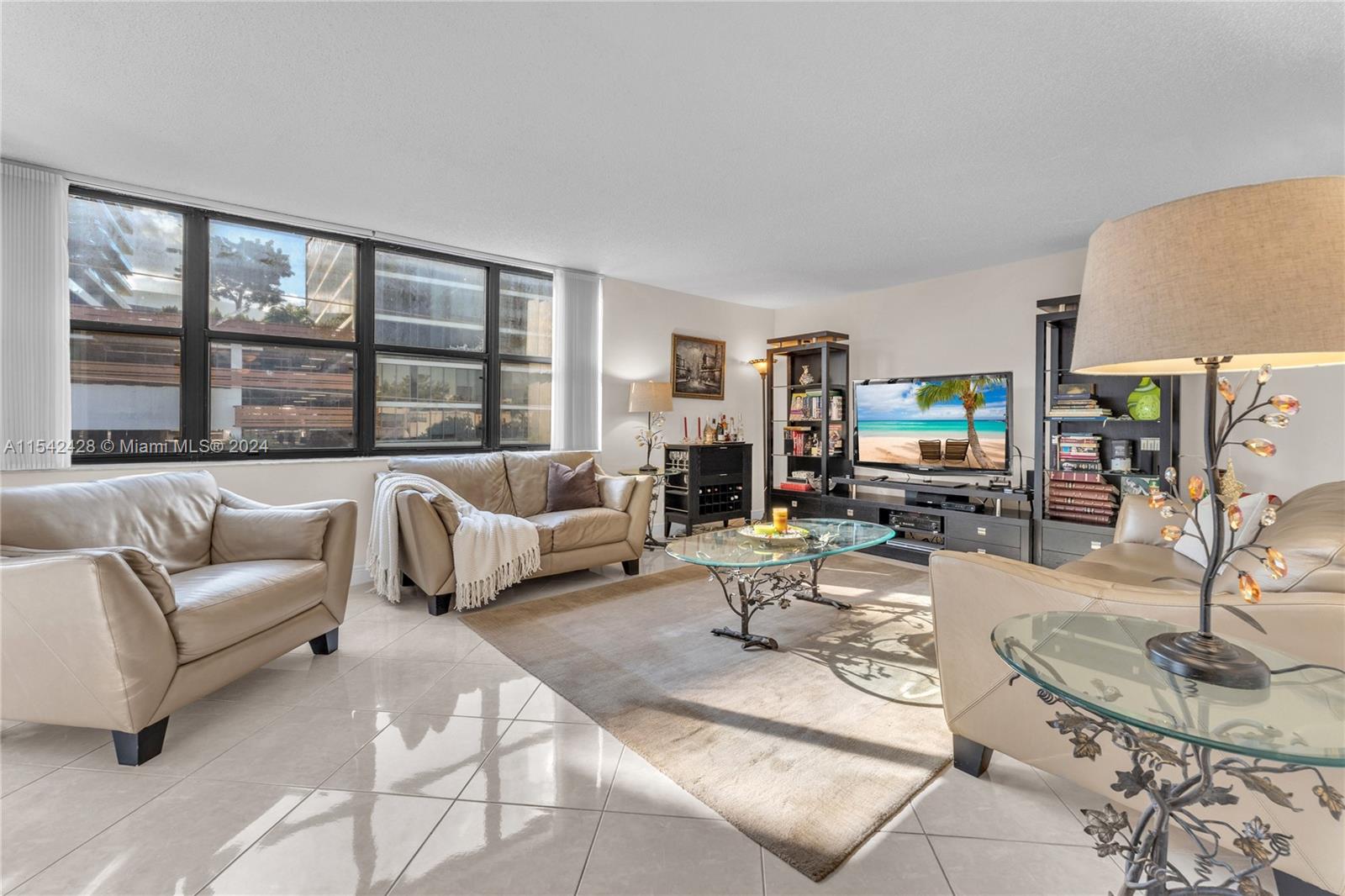 20401 30th Ave, Aventura, FL, 33180 United States, 3 Bedrooms Bedrooms, ,2 BathroomsBathrooms,Residential,For Sale,30th Ave,A11542428