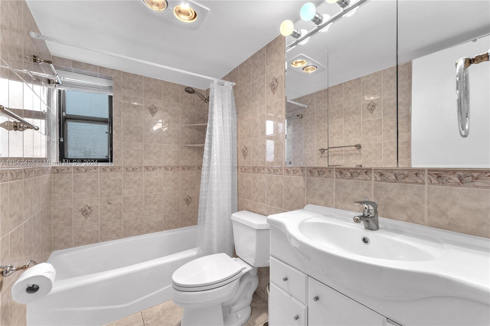 20401 30th Ave, Aventura, FL, 33180 United States, 3 Bedrooms Bedrooms, ,2 BathroomsBathrooms,Residential,For Sale,30th Ave,A11542428