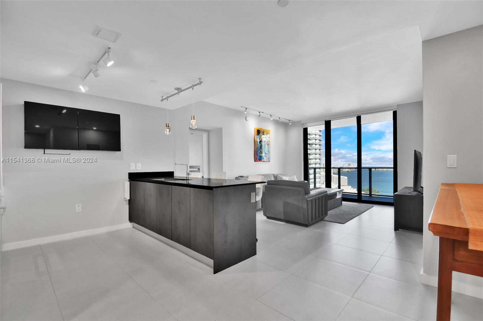 1010 Brickell Ave 2902, Miami, Florida 33131, 2 Bedrooms Bedrooms, ,3 BathroomsBathrooms,Residentiallease,For Rent,1010 Brickell Ave 2902,A11541368