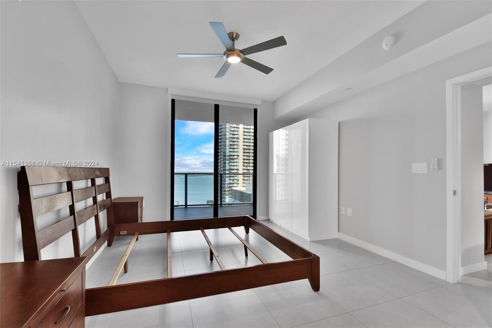 1010 Brickell Ave 2902, Miami, Florida 33131, 2 Bedrooms Bedrooms, ,3 BathroomsBathrooms,Residentiallease,For Rent,1010 Brickell Ave 2902,A11541368